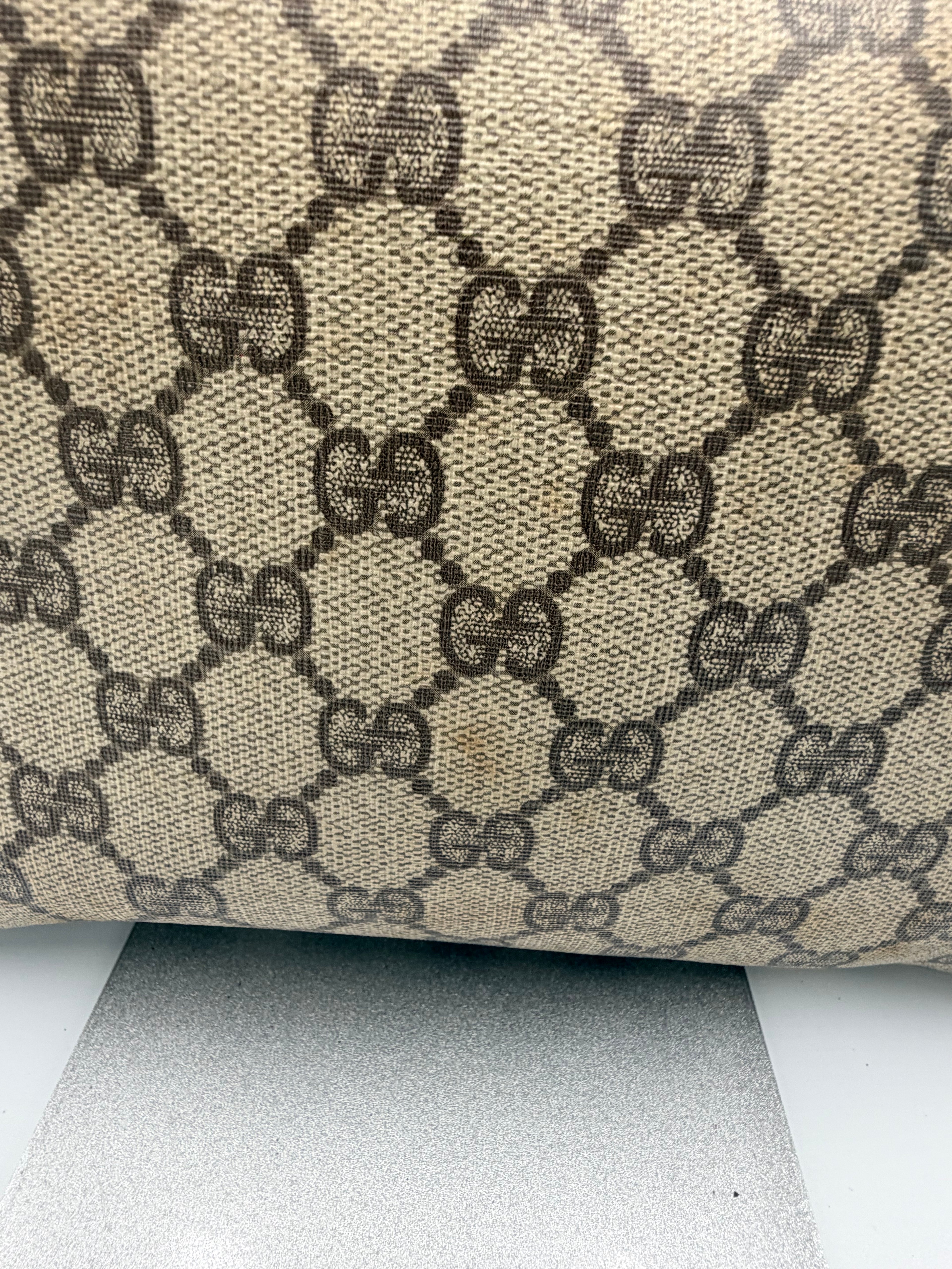 Gucci GG Supreme Portfolio Clutch