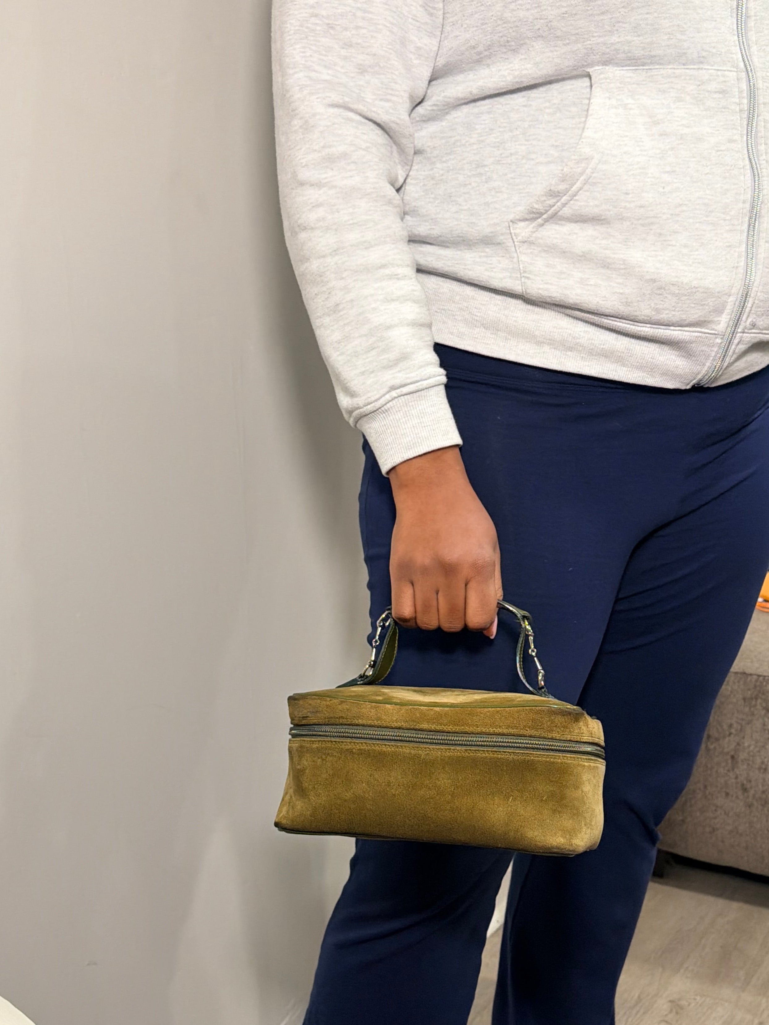 Gucci Vintage Suede Vanity Case – Olive Green