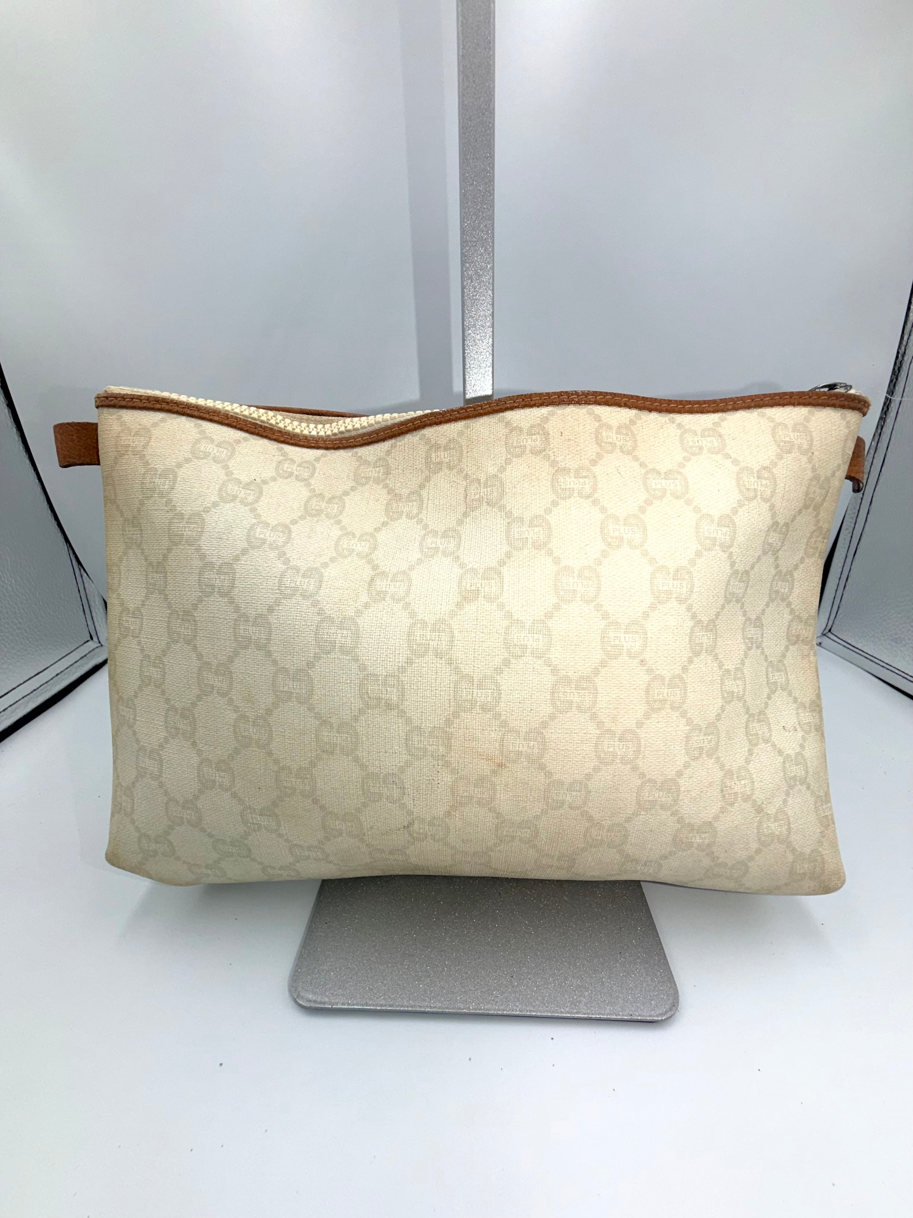 Gucci GG Canvas Clutch / Pouch – Cream/Brown