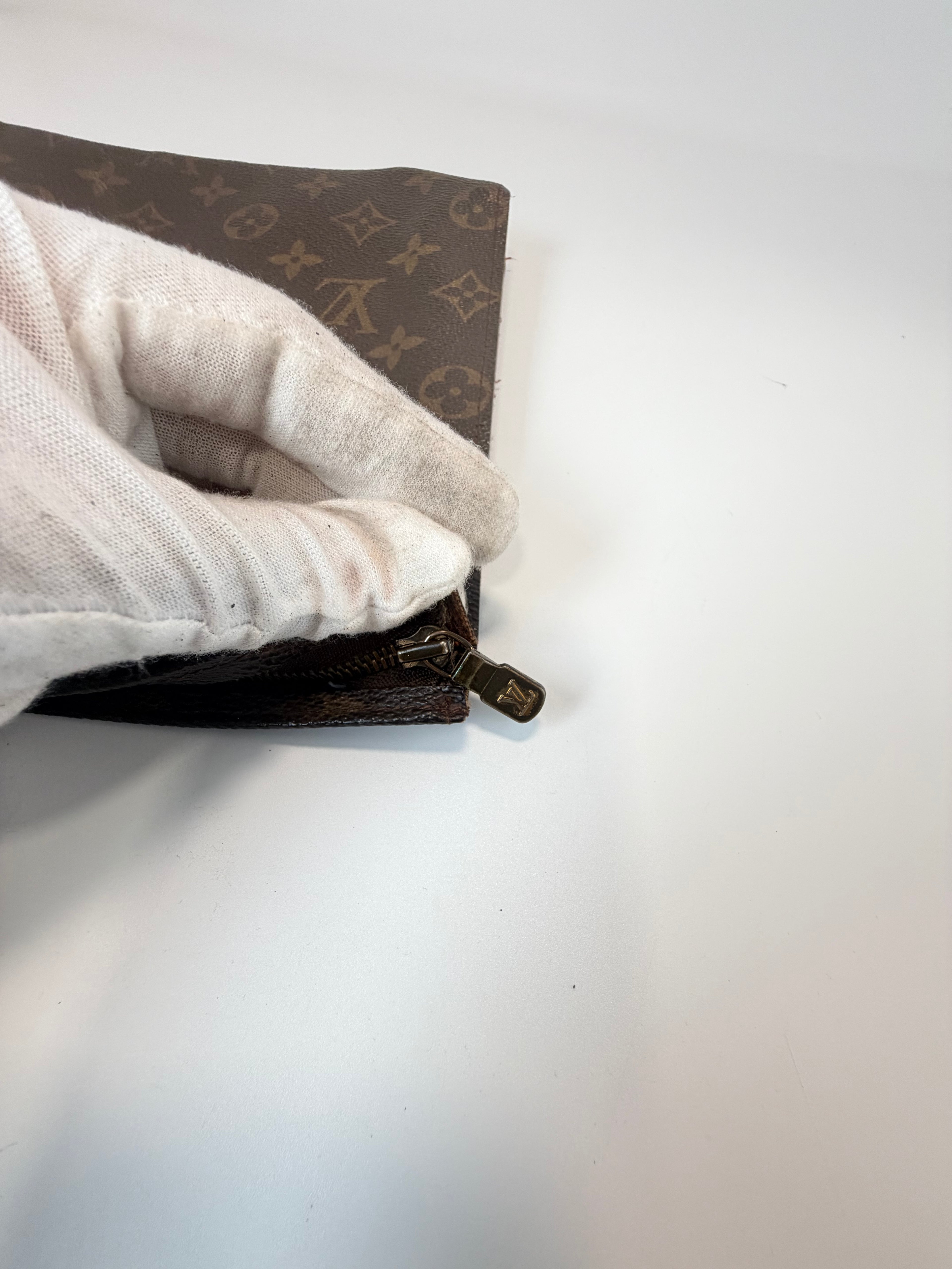 Louis Vuitton Toiletry Pouch 26 – Monogram Canvas