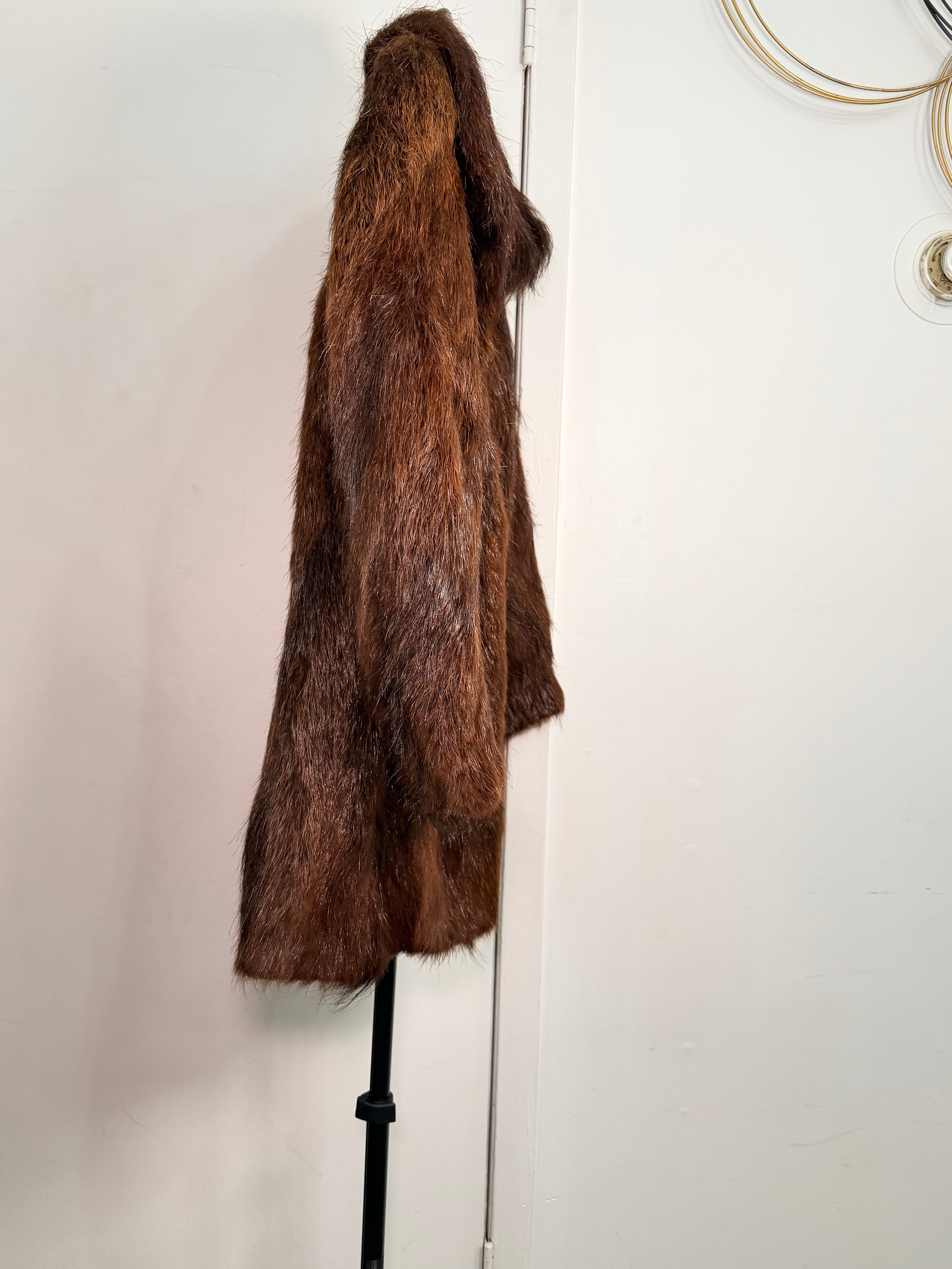 Vintage Real Beaver Fur Coat – Rich Chestnut Brown (Medium)