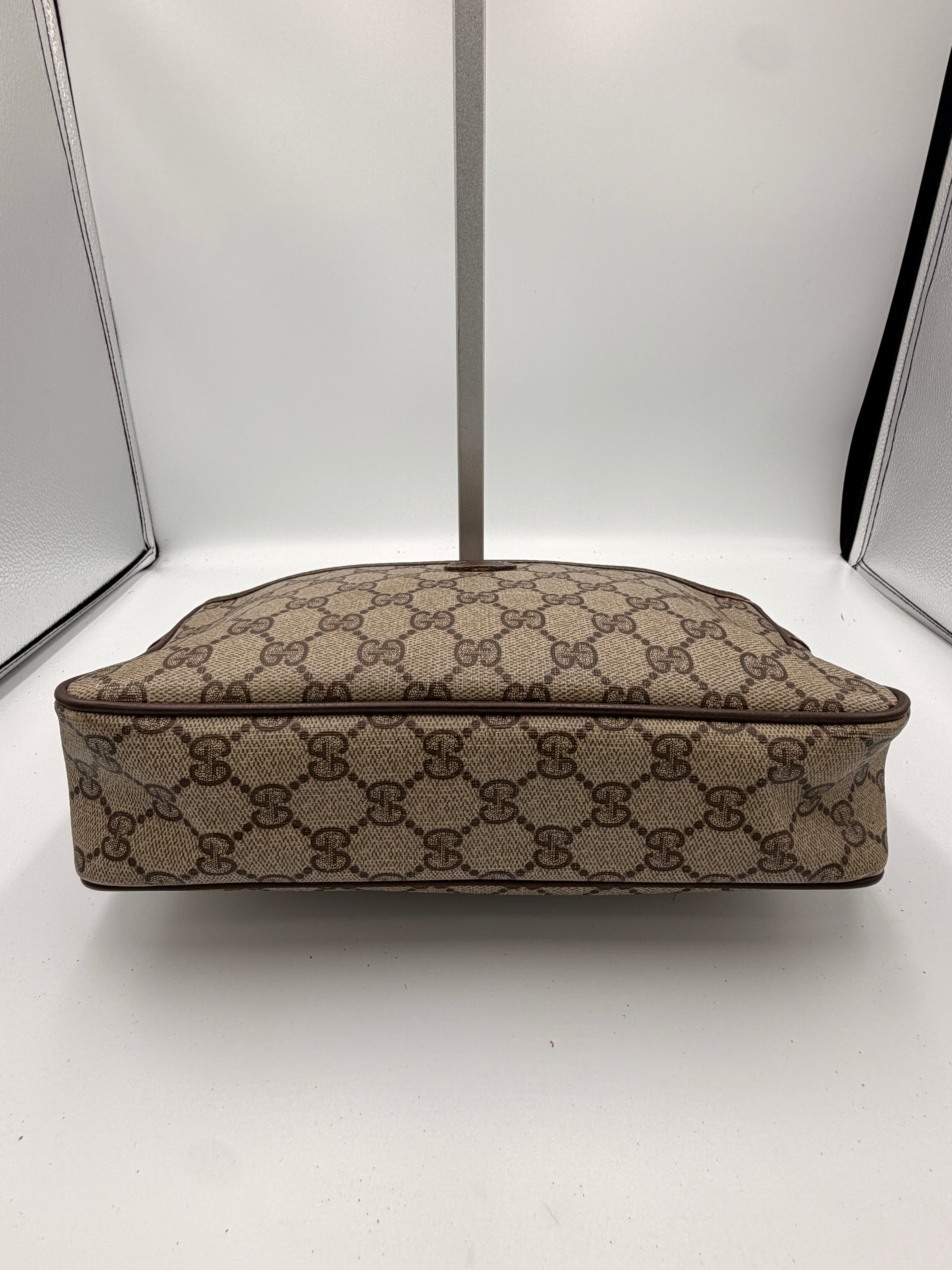 Gucci GG Supreme Clutch / Travel Case