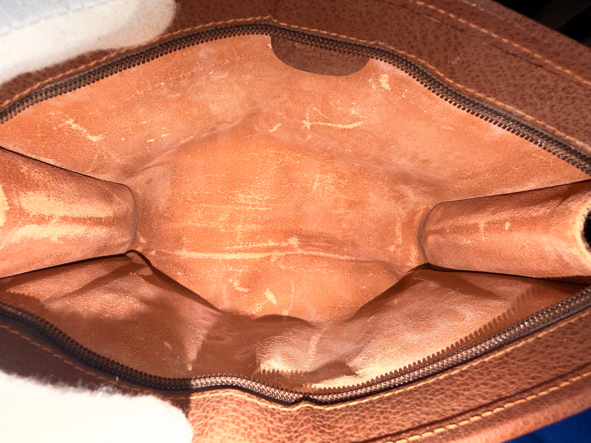 Gucci GG Supreme Monogram Clutch / Toiletry Bag