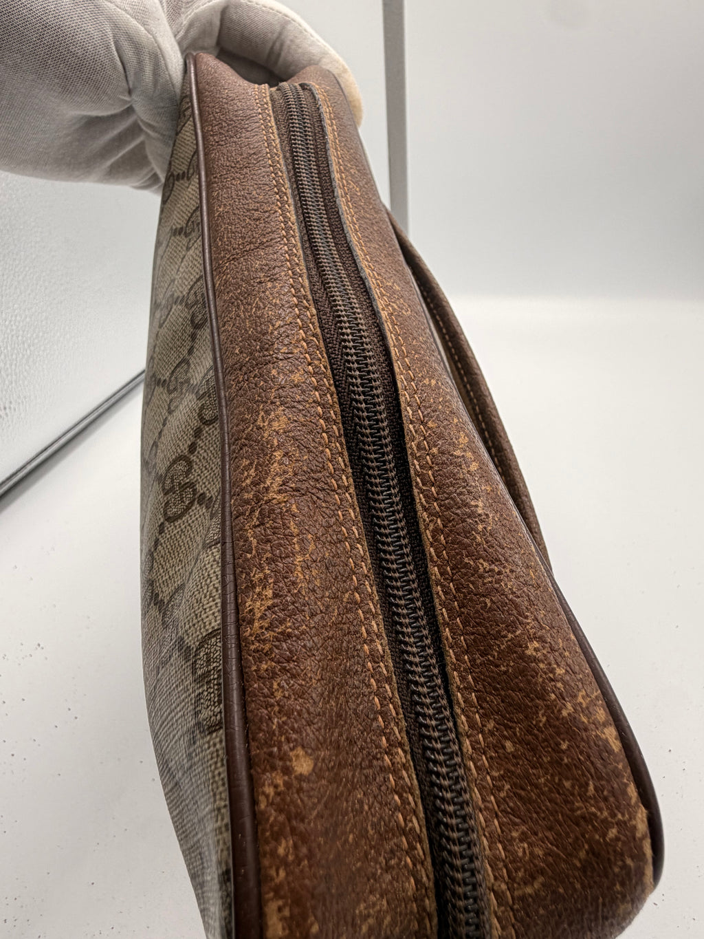 Gucci GG Supreme Clutch / Travel Case