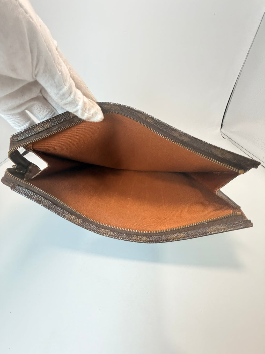Louis Vuitton Toiletry Pouch 26 – Monogram Canvas
