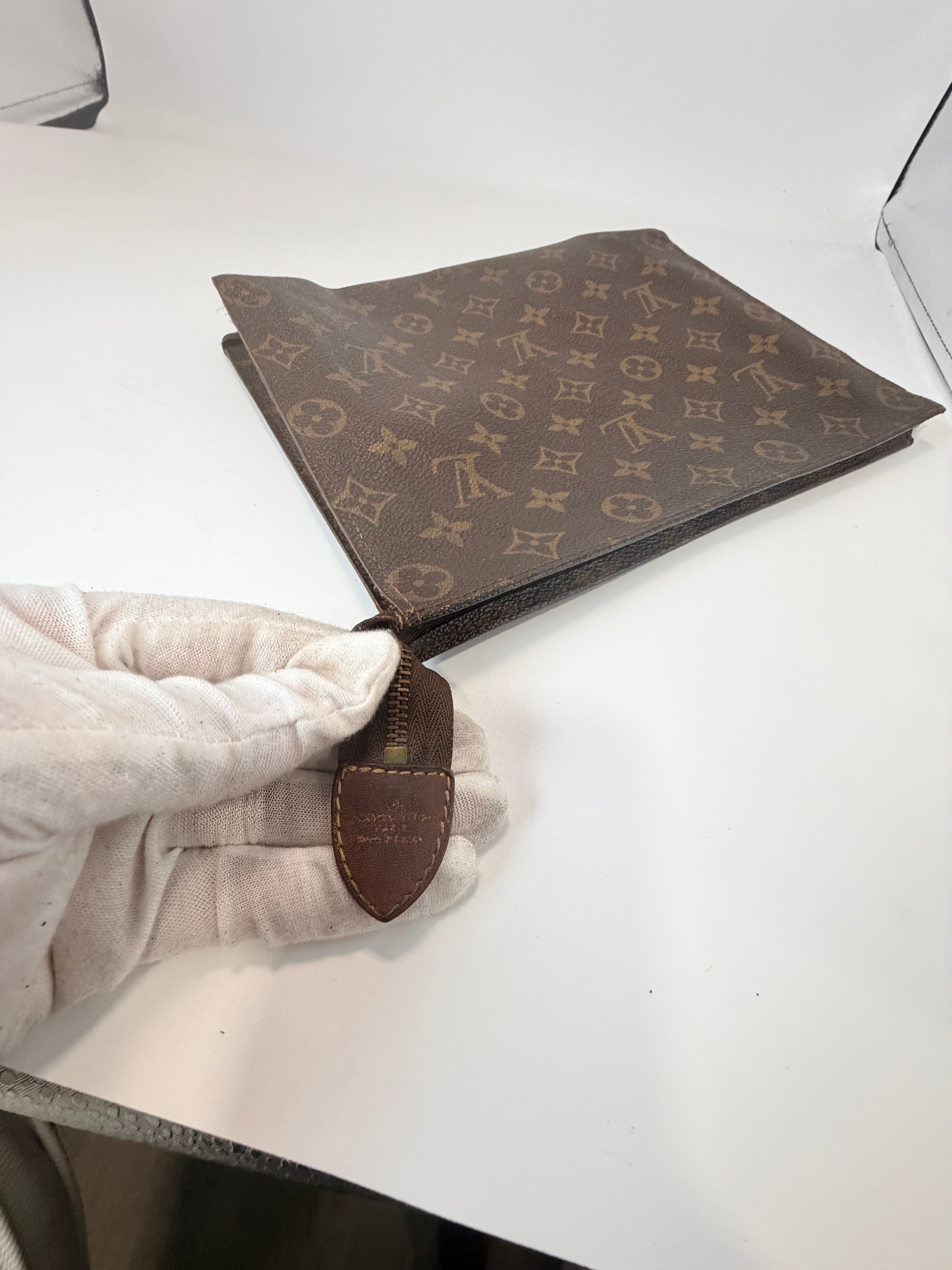 Louis Vuitton Toiletry Pouch 26 – Monogram Canvas