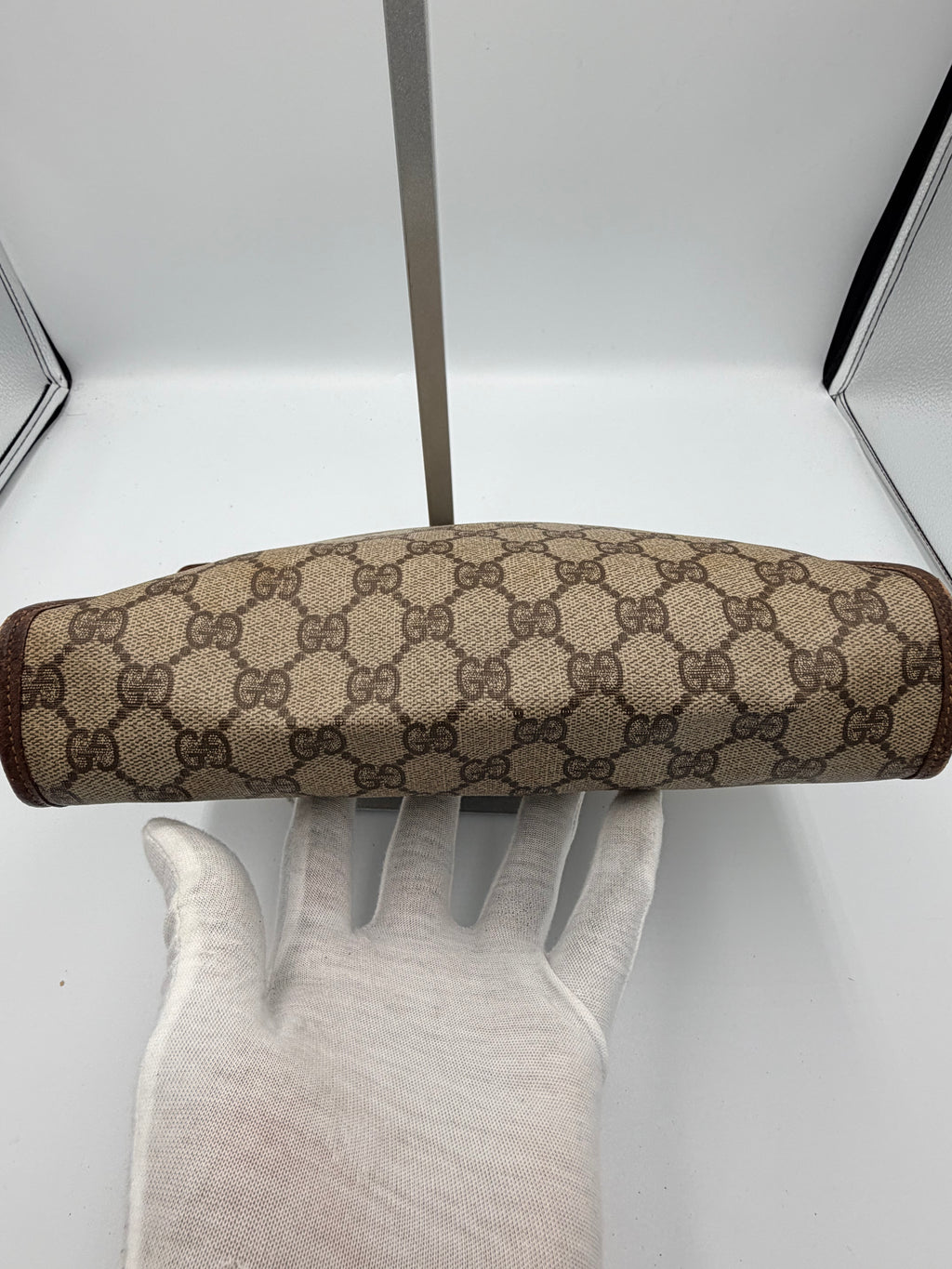 Gucci GG Supreme Portfolio Clutch