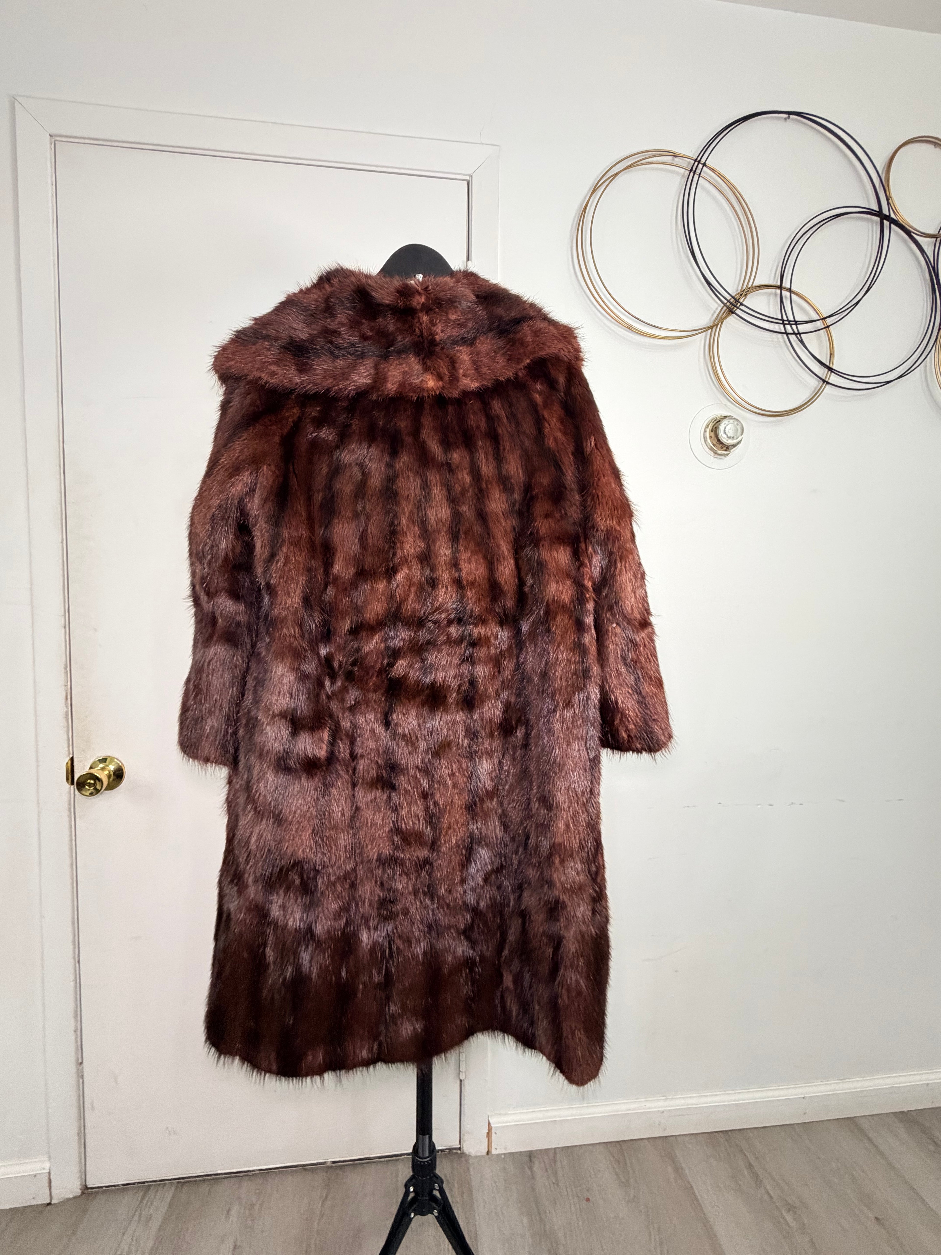 Vintage Mink Fur Coat – Rich Chestnut Brown (Medium)