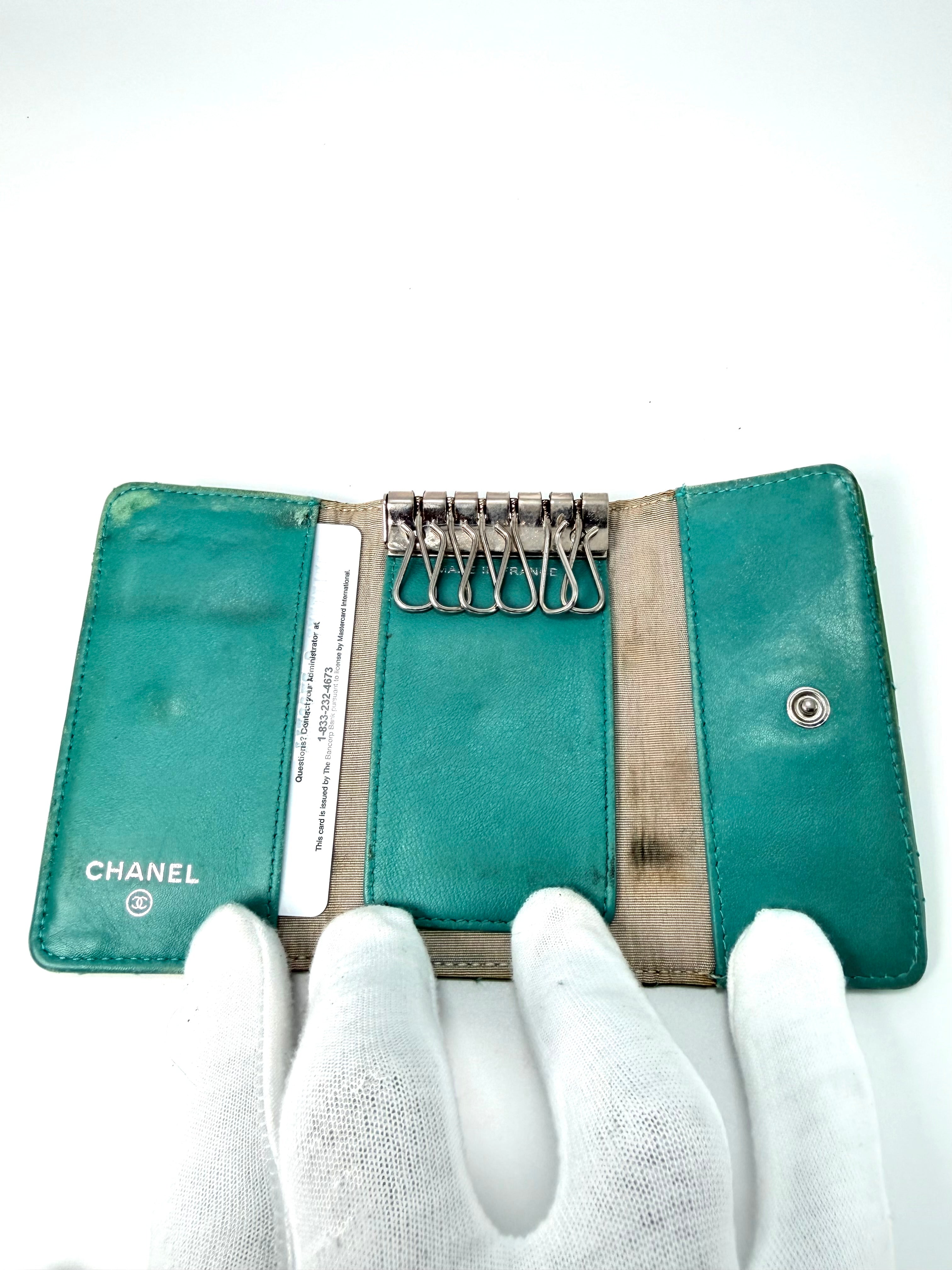 CHANEL Patent Leather Key Case / Wallet – Green with Silver CC Hardware