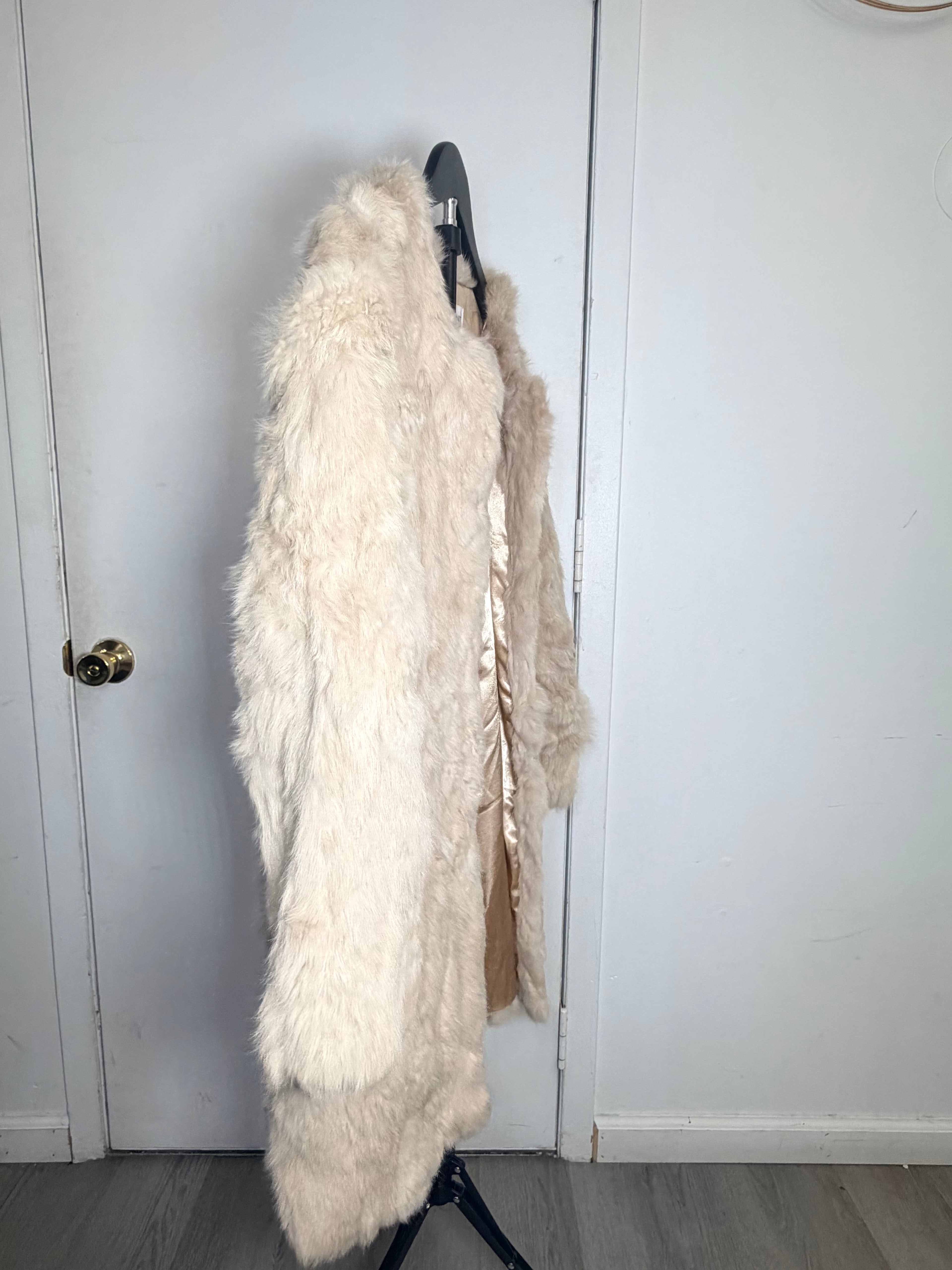 Vintage Ivory Rabbit Fur Coat – Medium 033