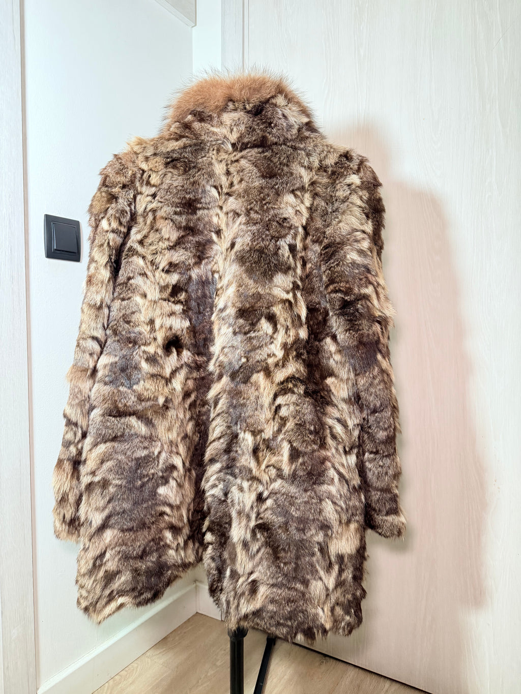 Vintage Finn Raccoon Fur Coat with Plush Shawl Collar – Large