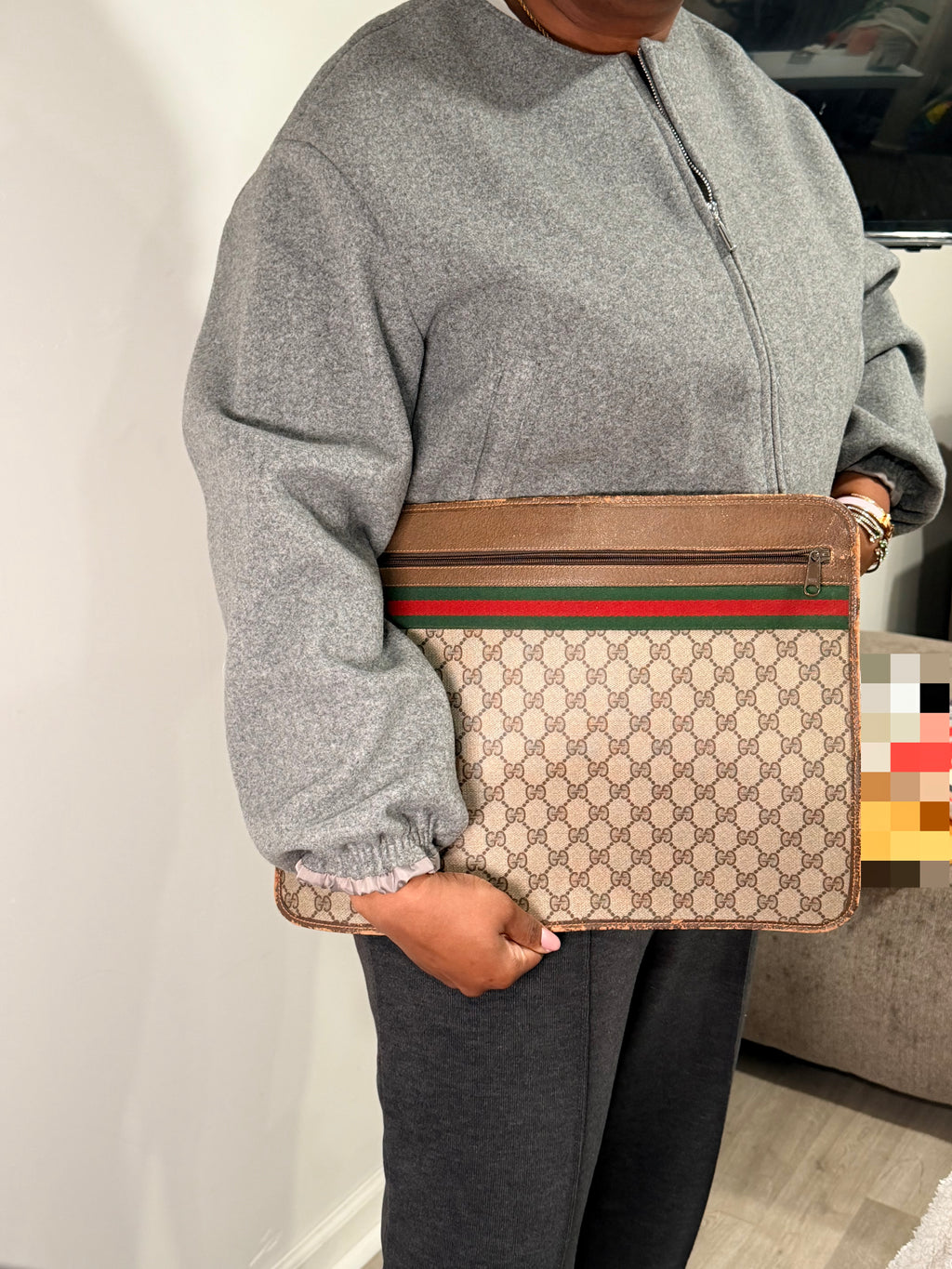 Gucci GG Supreme Portfolio Clutch – Web Stripe