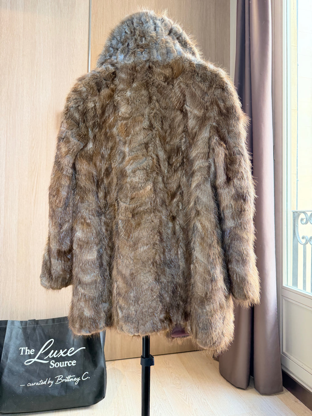 Vintage Nutria Fur Coat – Medium -046