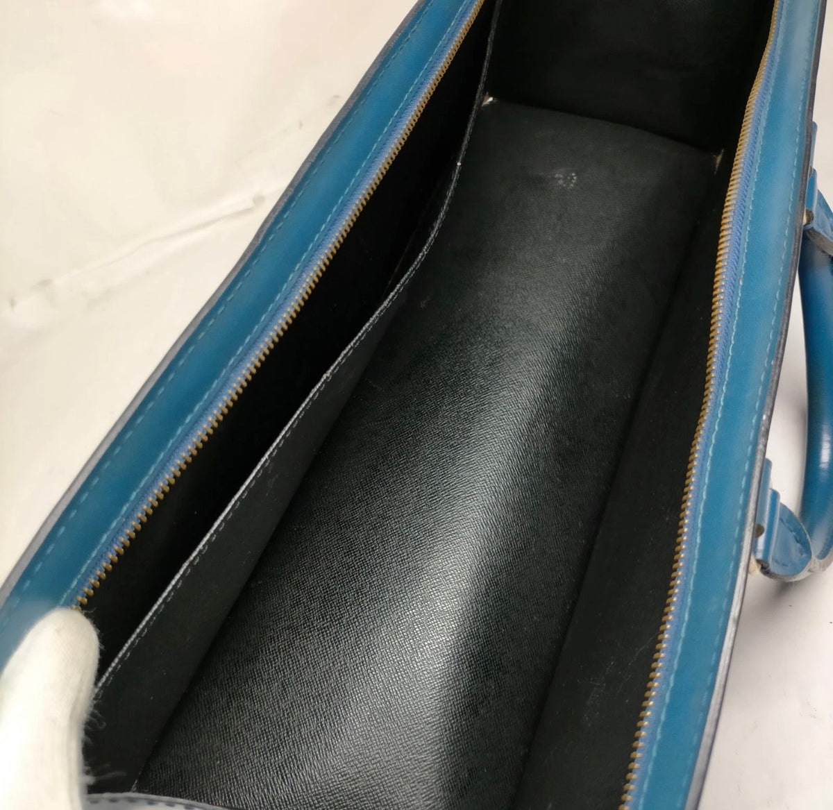 Louis Vuitton Epi Sac Triangle – Toledo Blue