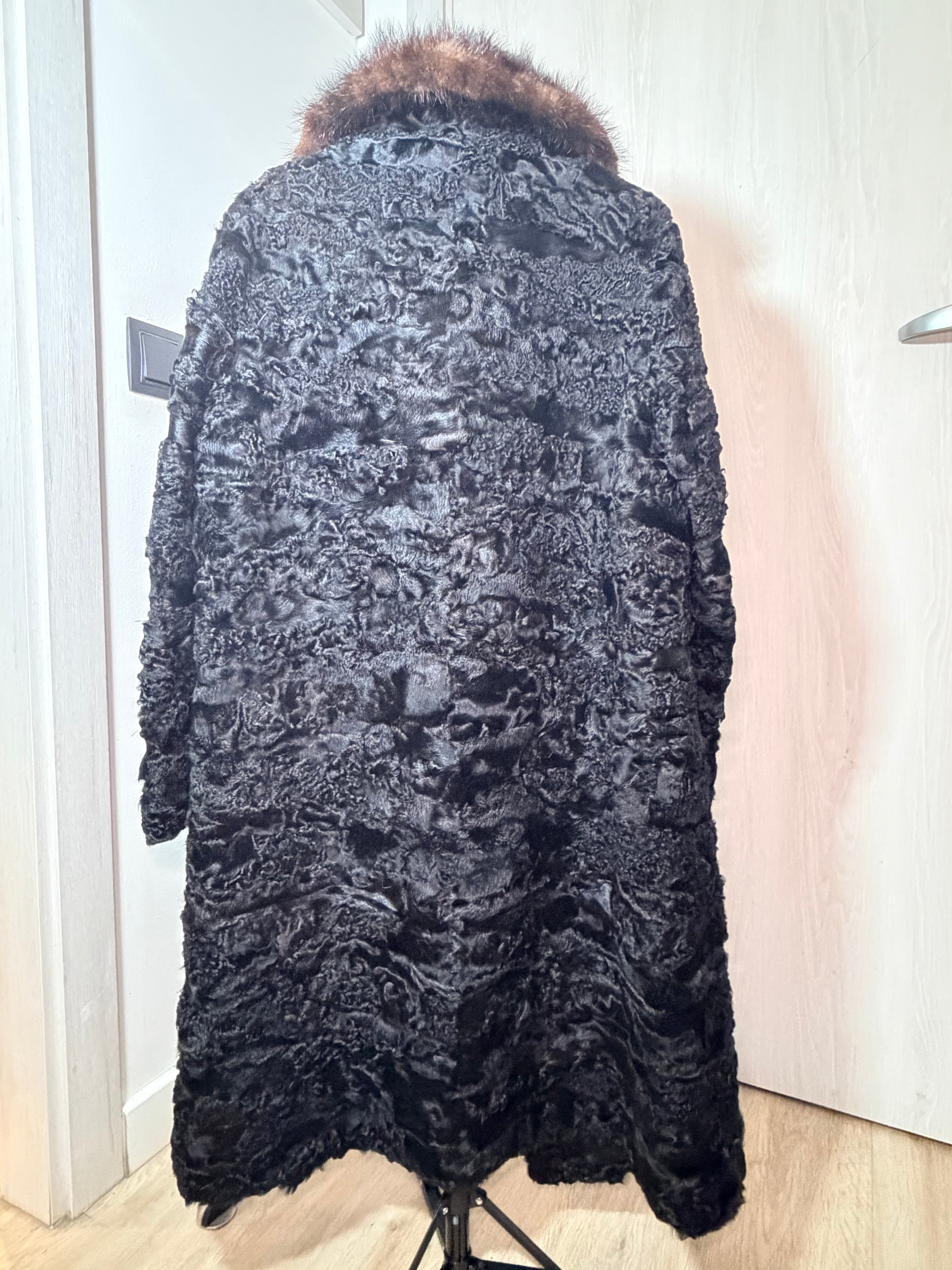 Vintage Persian Lamb Fur Coat with Mink Collar – Large / XL