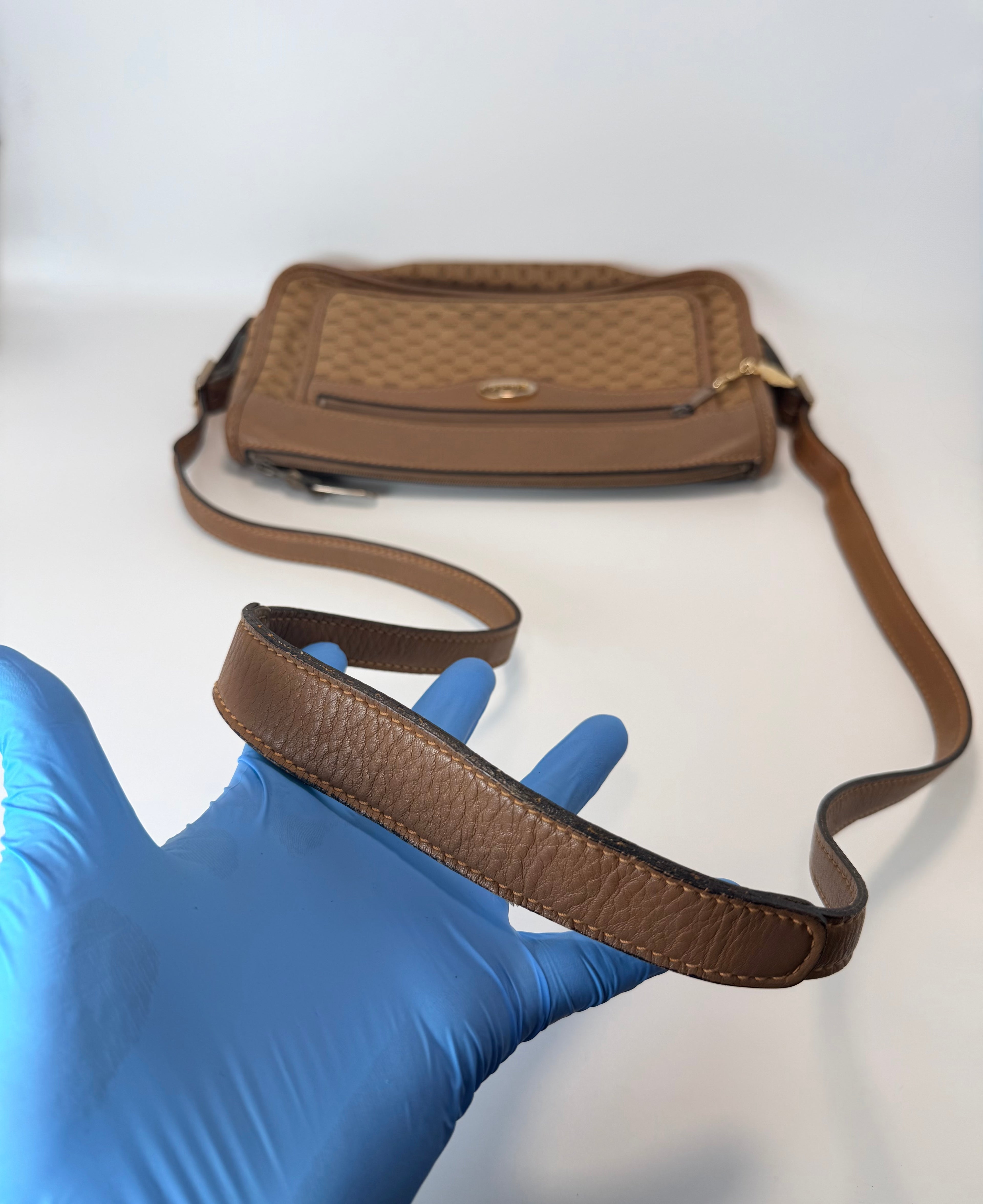 Vintage Gucci Shoulder Bag – GG Monogram Canvas & Leather Trim