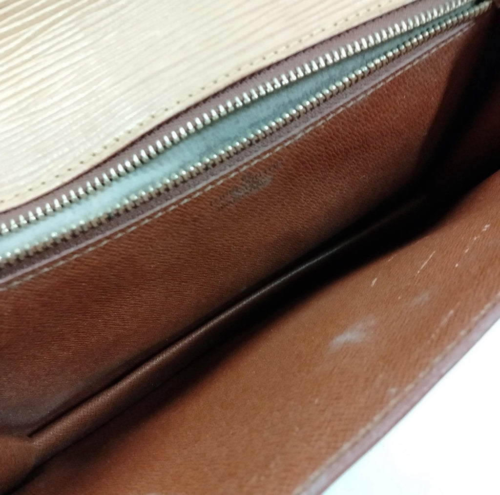 Louis Vuitton Epi Série Dragonne Clutch – Beige