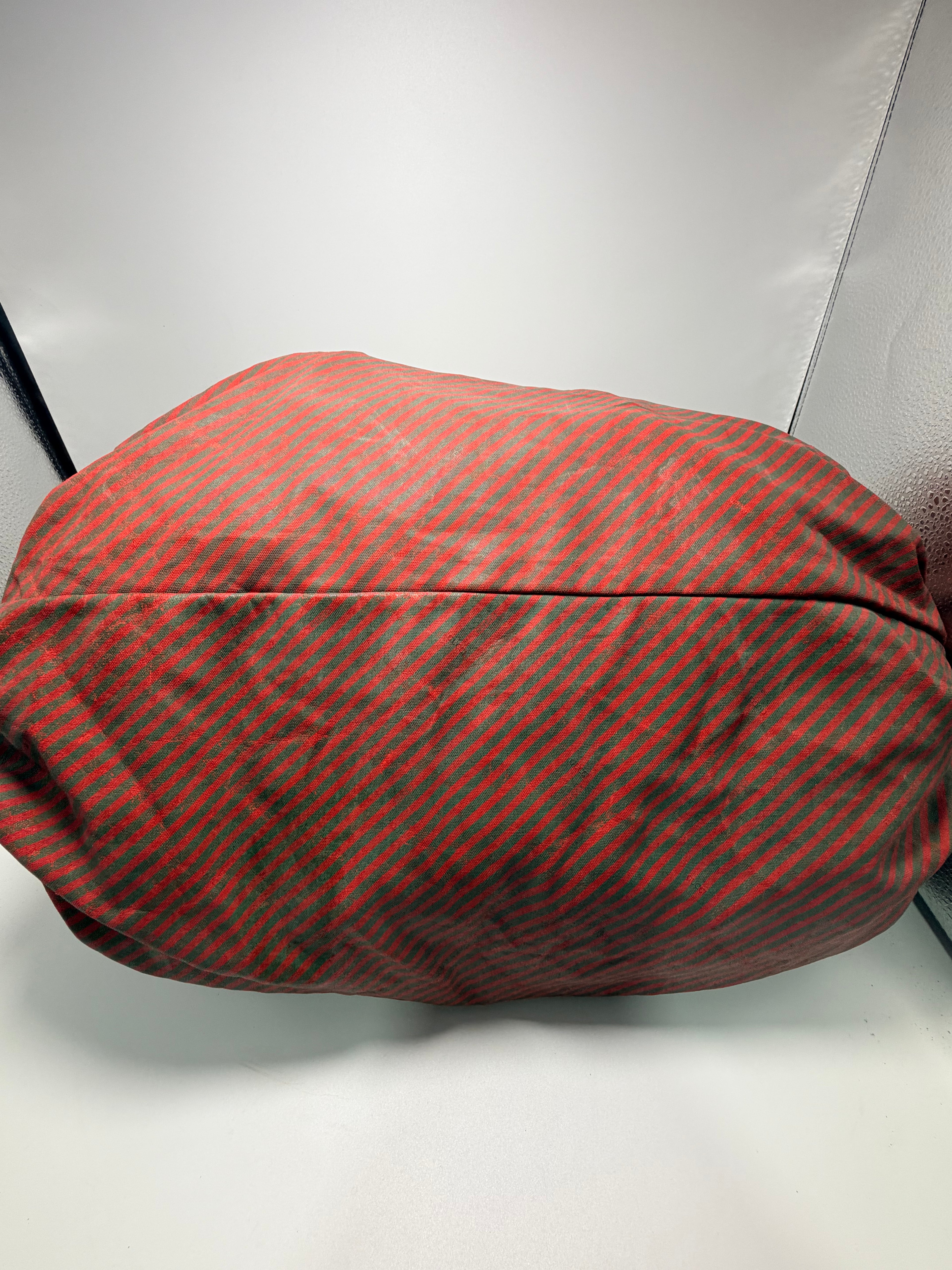 GUCCI Vintage Nylon Duffle Bag – Red & Green Stripe