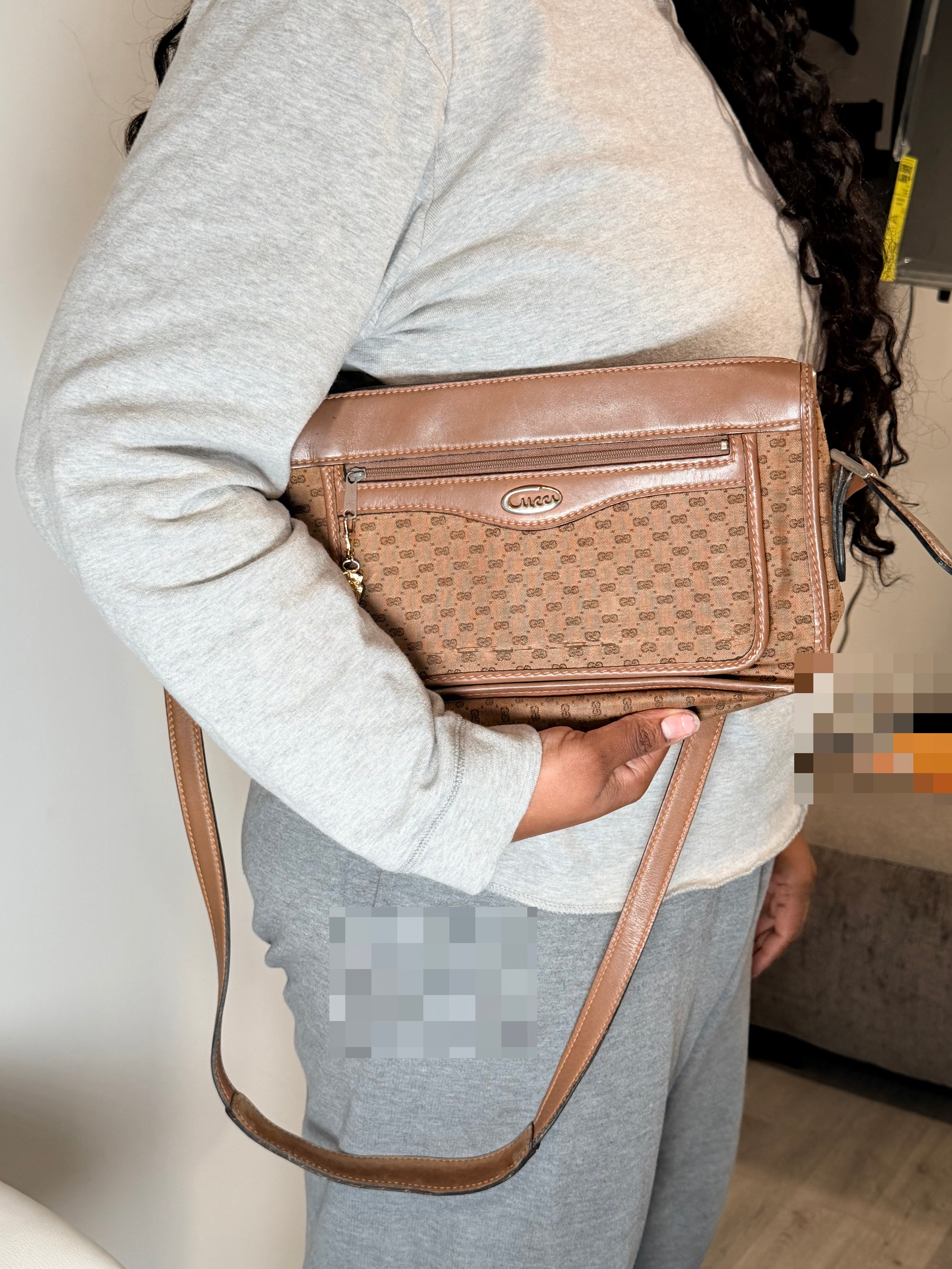 Vintage Gucci Shoulder Bag – GG Monogram Canvas & Leather Trim