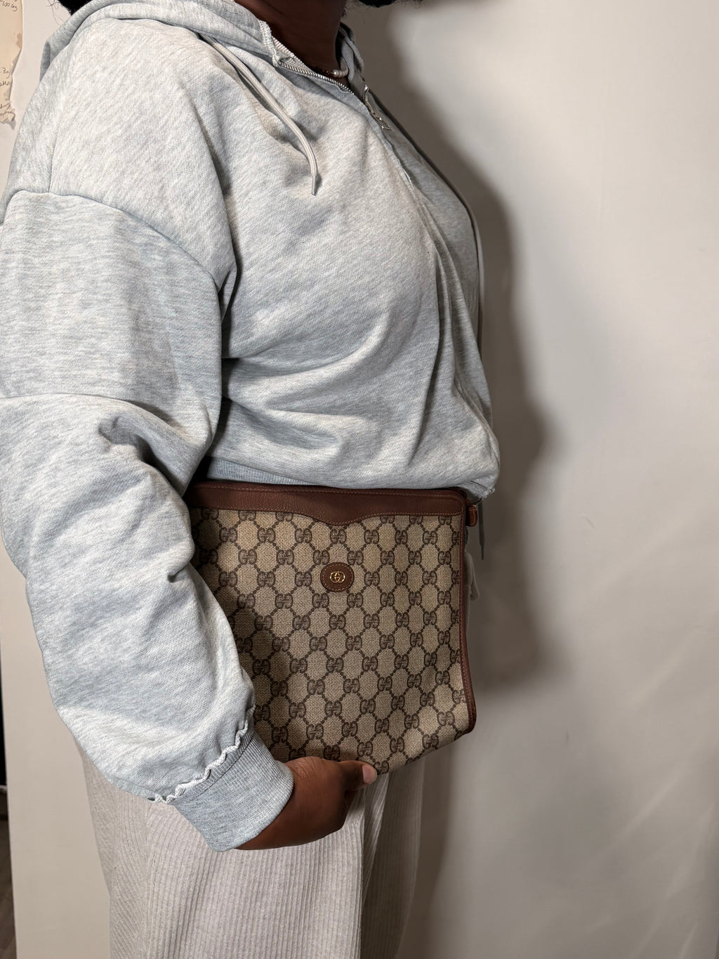 Gucci GG Supreme Portfolio Clutch