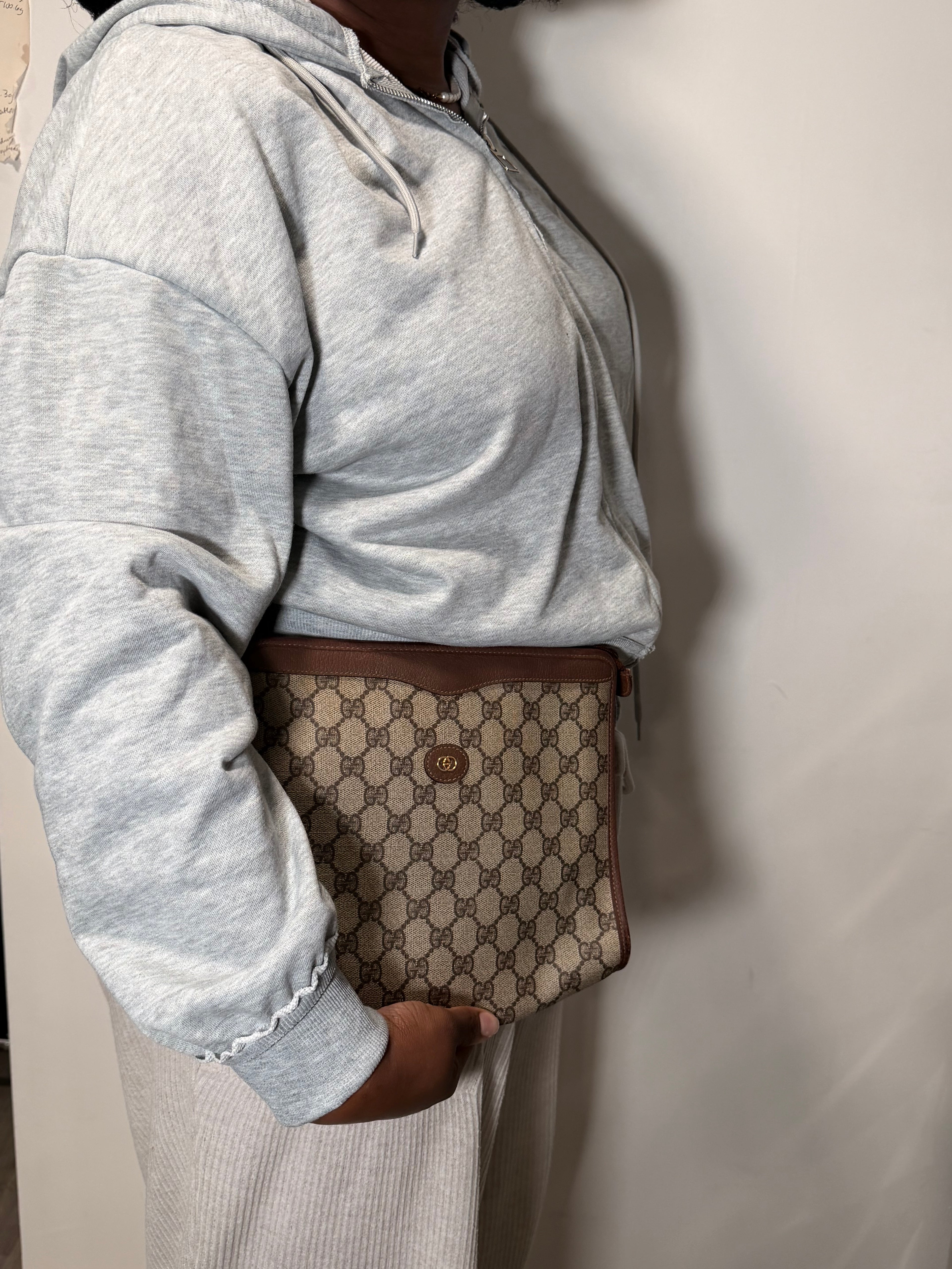 Gucci GG Supreme Portfolio Clutch