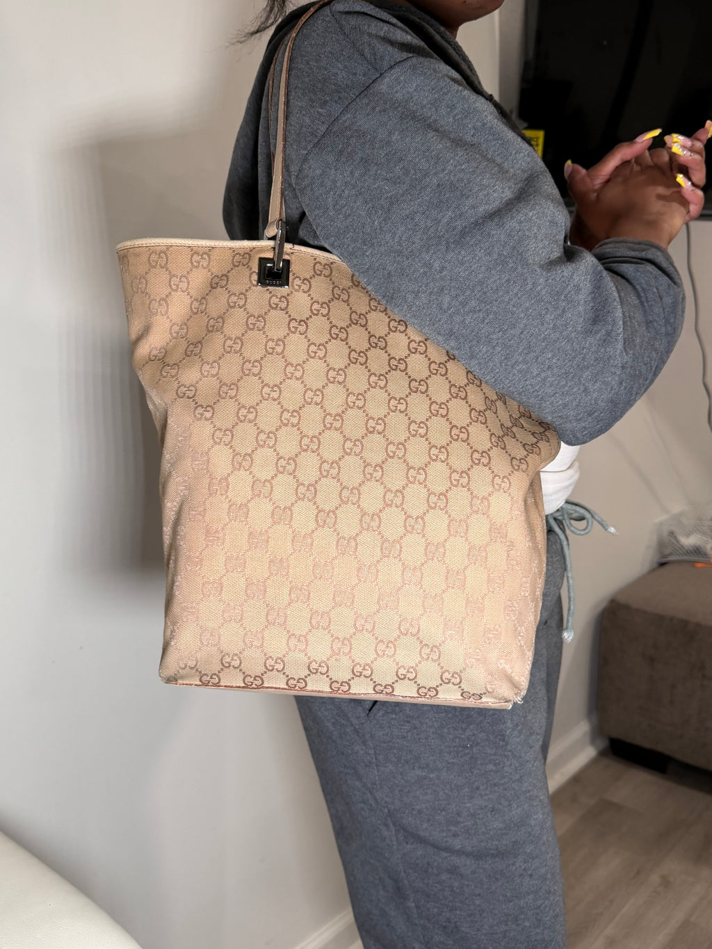 Gucci GG Canvas Tote (Beige)