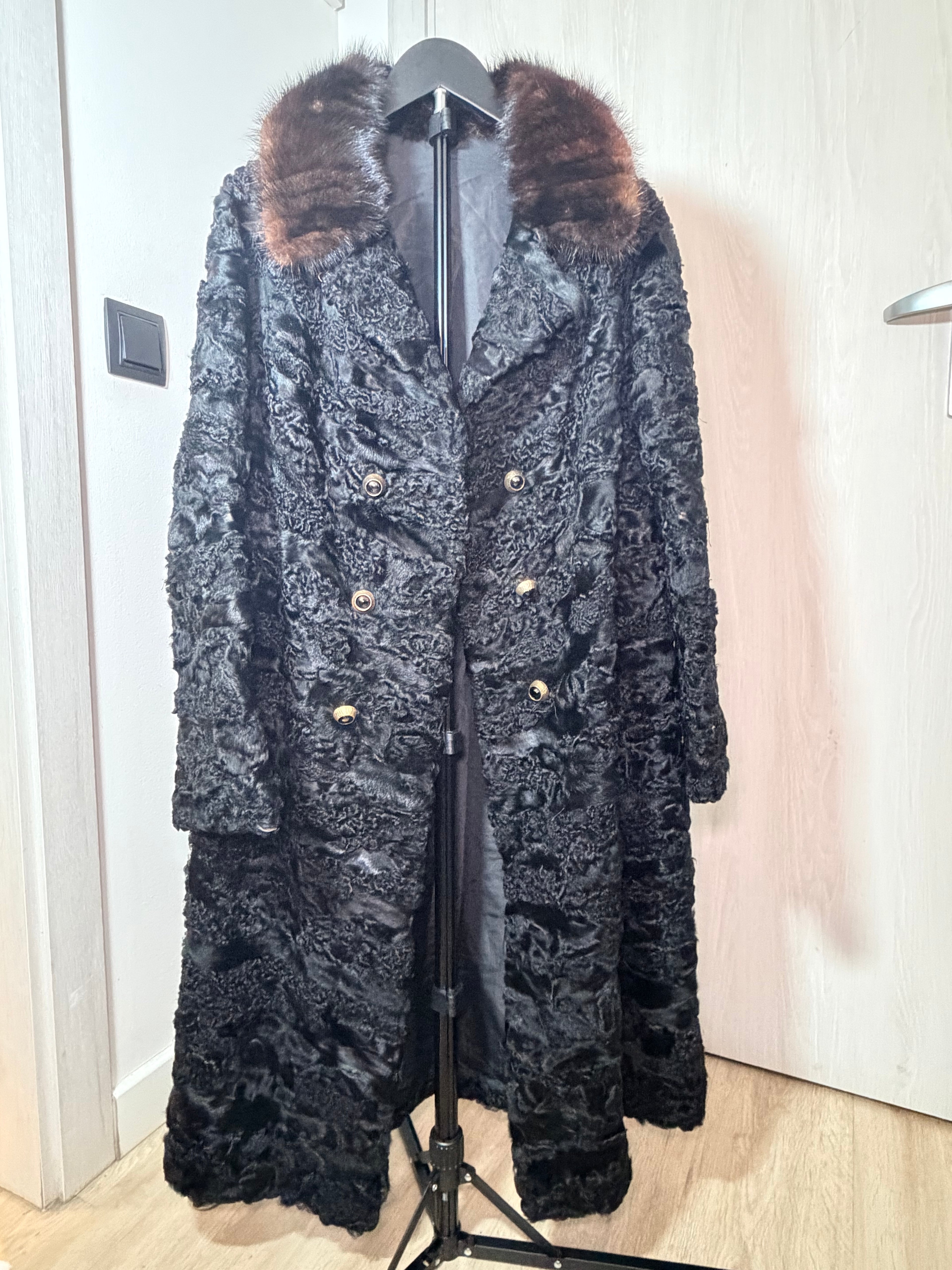 Vintage Persian Lamb Fur Coat with Mink Collar – Large / XL