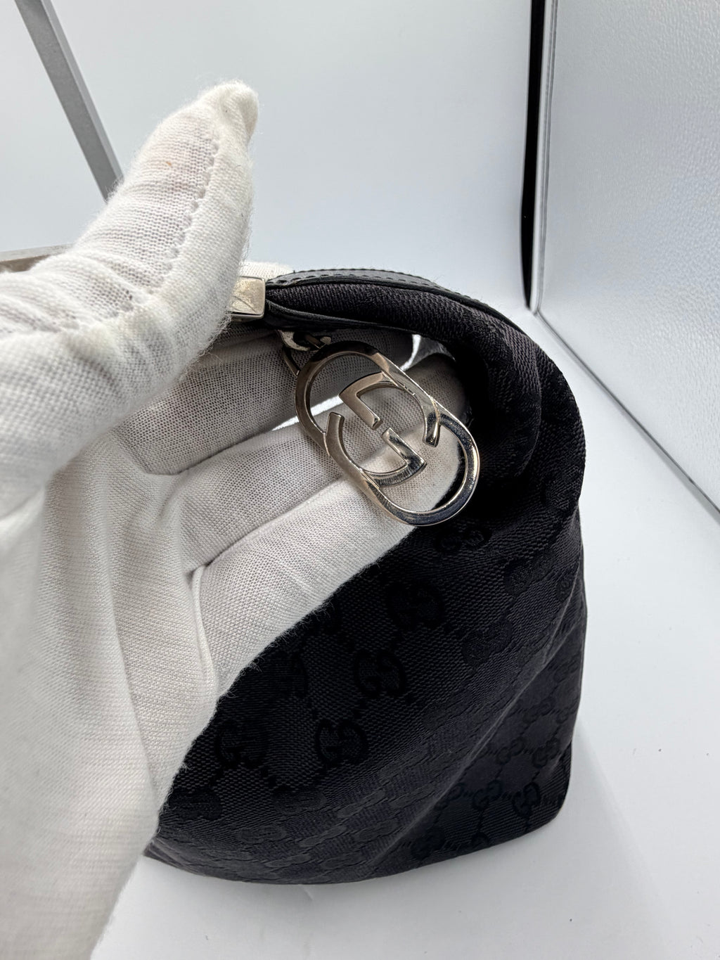 Gucci GG Canvas Shoulder Bag (Navy Blue)