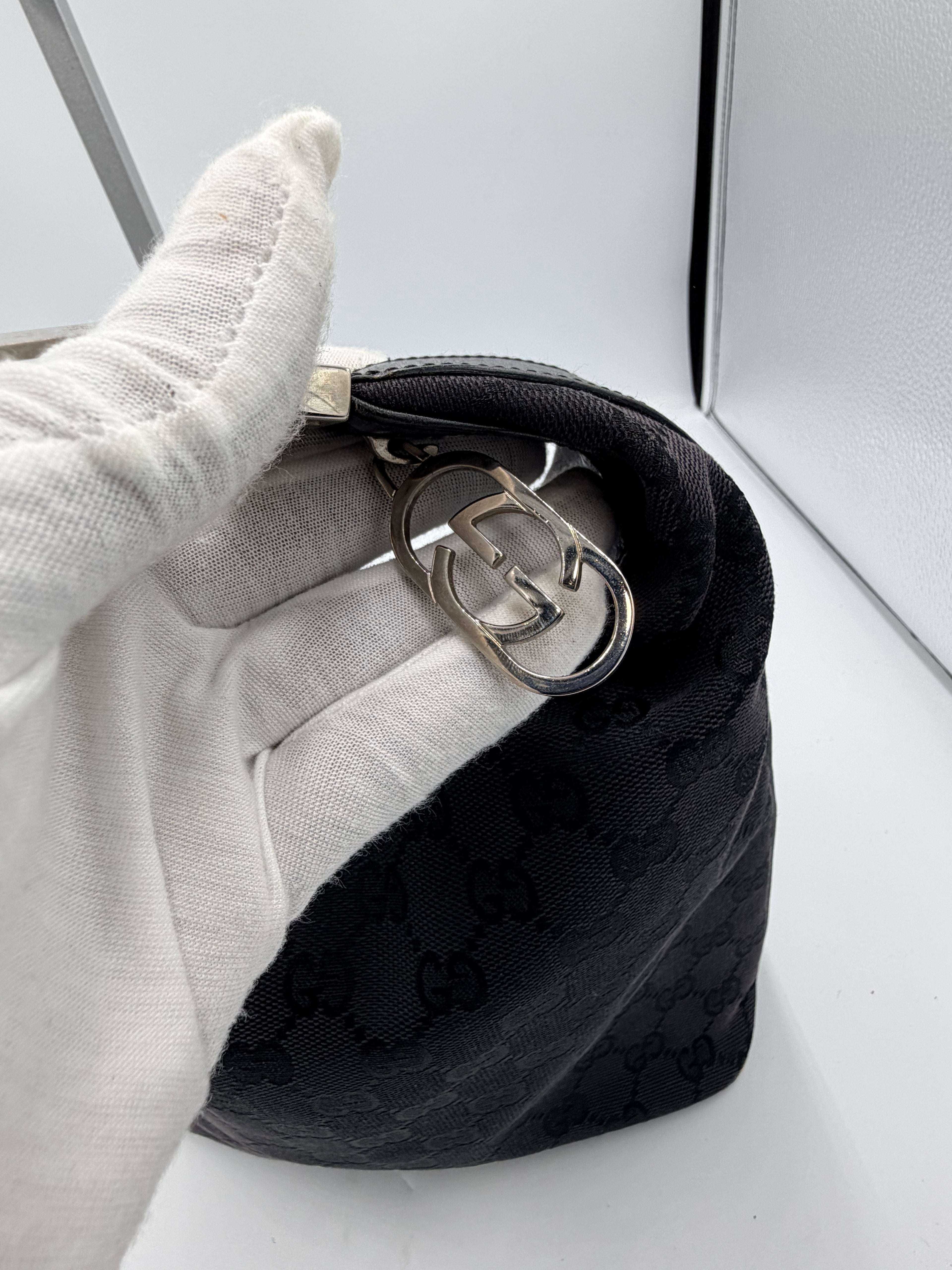 Gucci GG Canvas Shoulder Bag (Navy Blue)