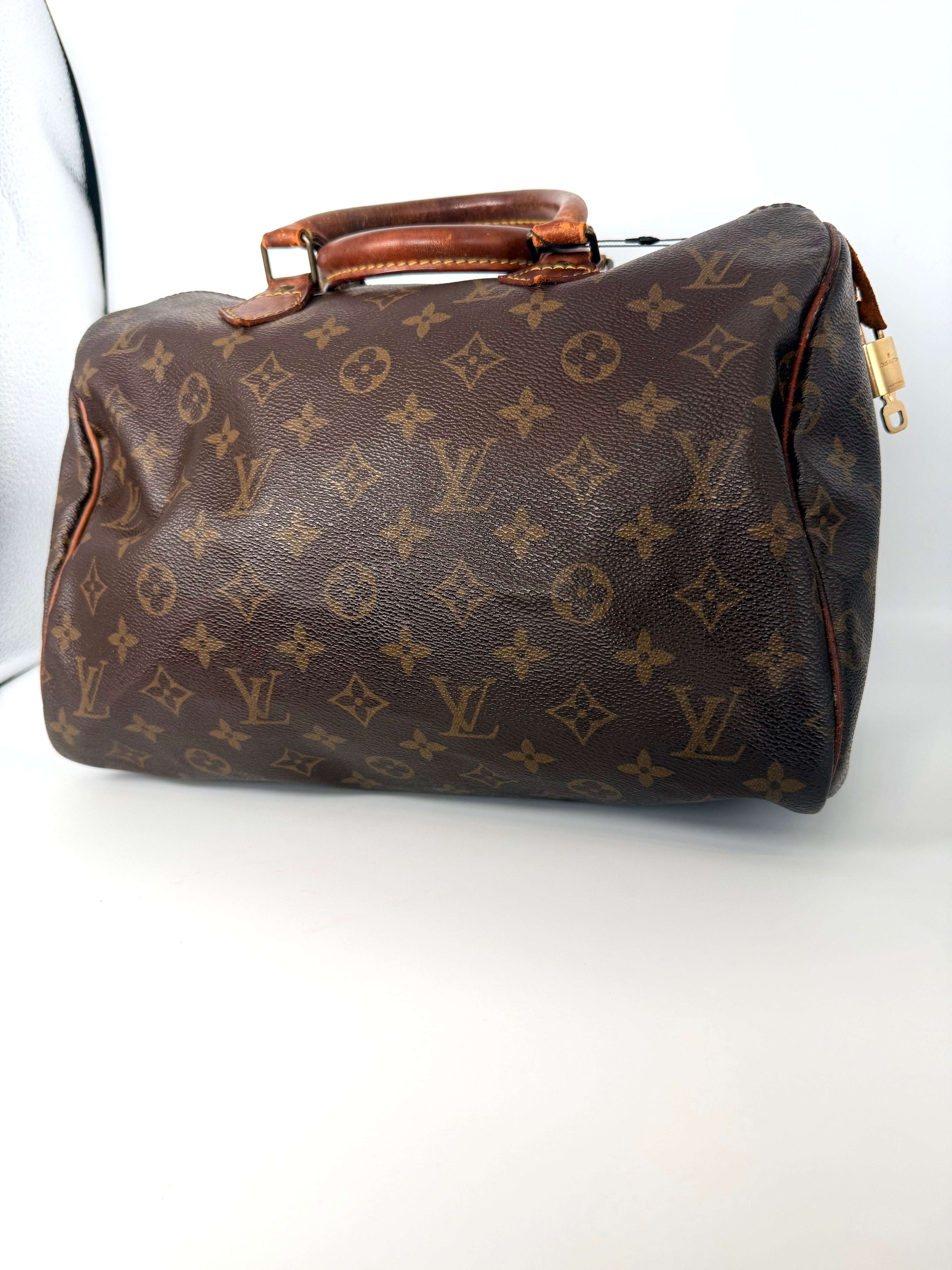 Louis Vuitton Speedy 30 ( Lock included)