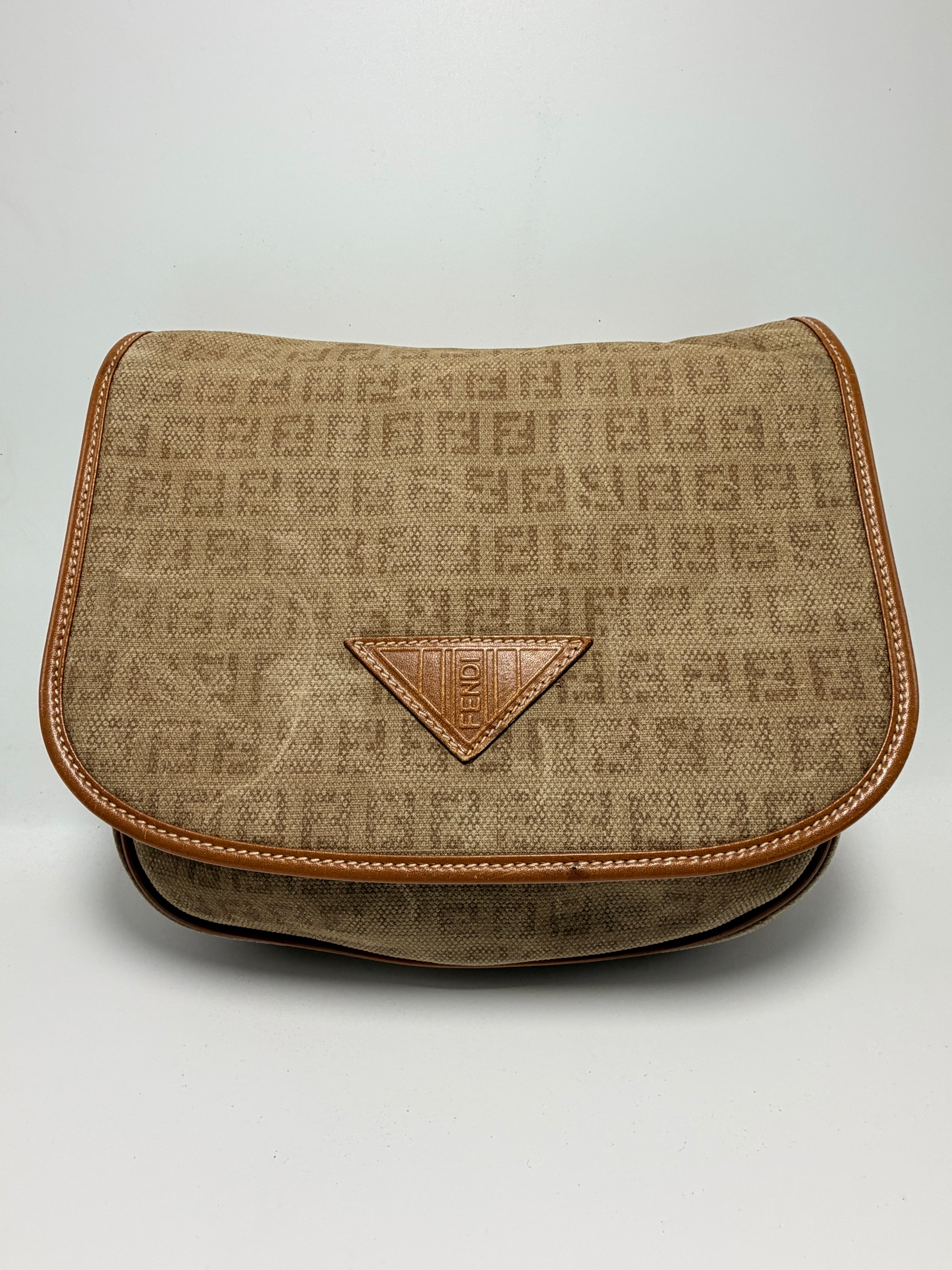 Fendi Vintage Zucca Canvas Crossbody / Shoulder Bag – Brown FF Monogram