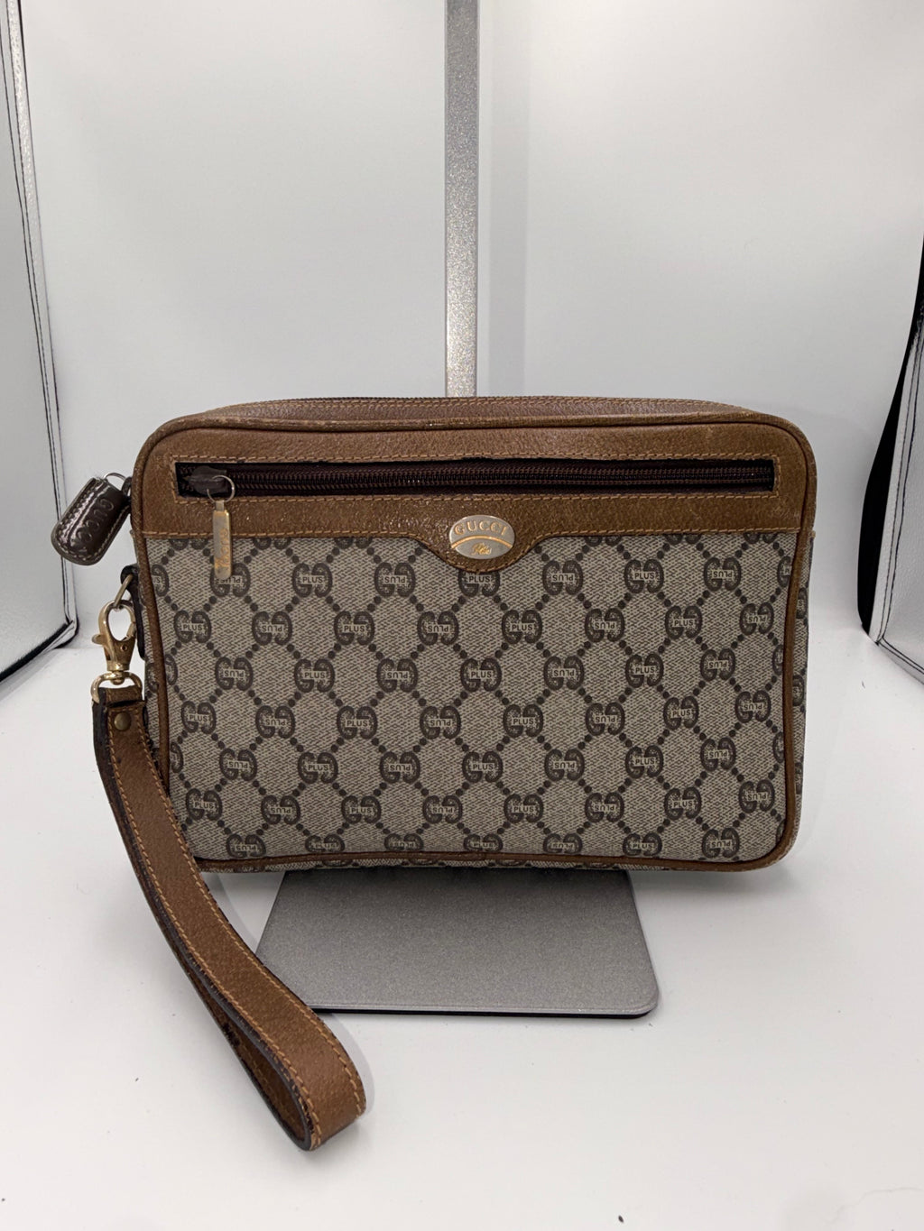 Gucci Plus Vintage GG Wristlet Clutch