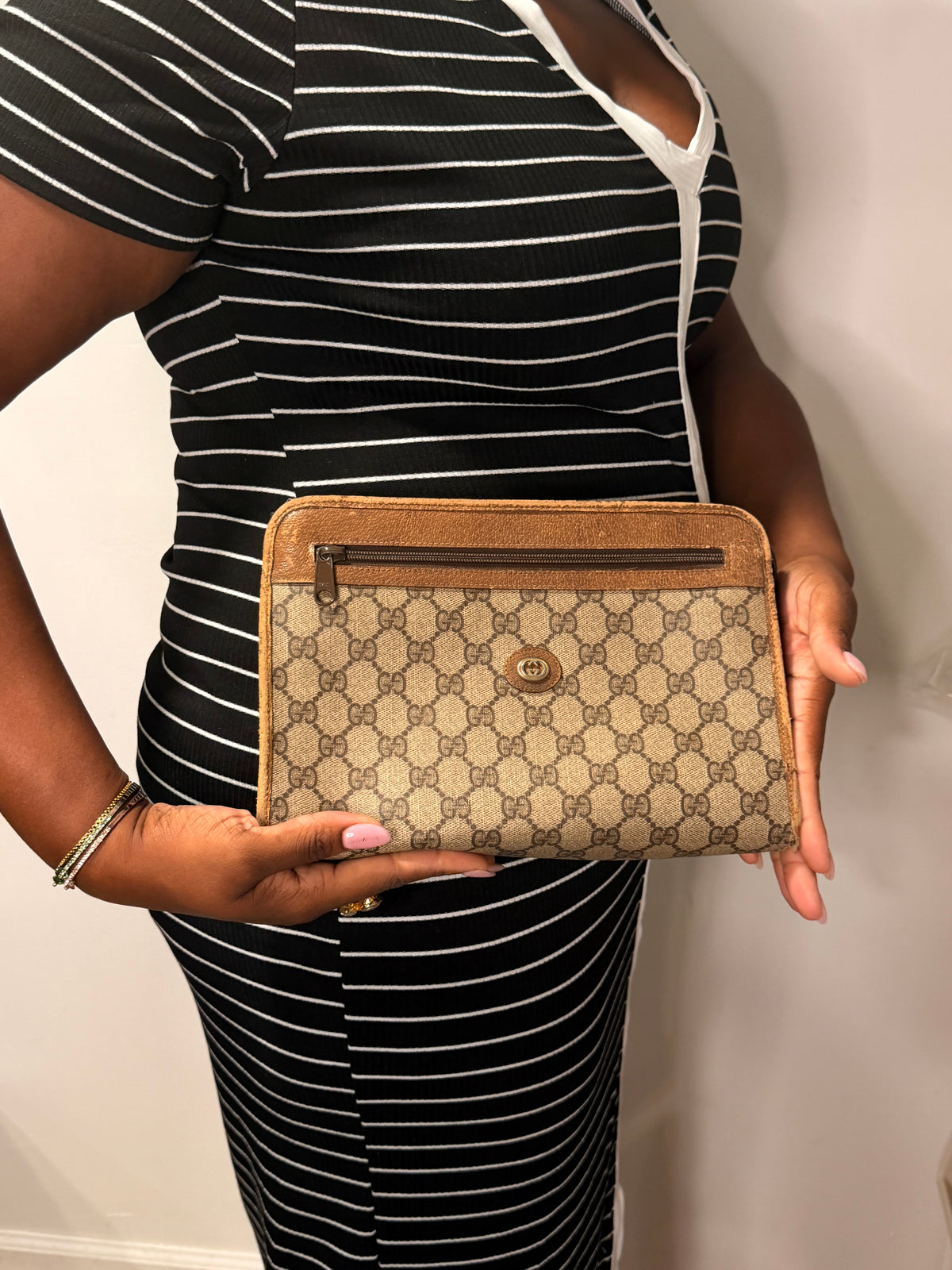 Gucci GG Supreme Monogram Portfolio Clutch