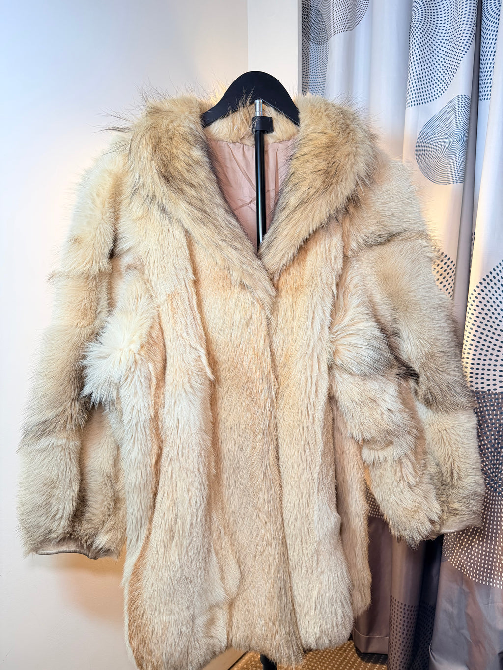Vintage Red Fox Fur Coat – Natural Blonde (Medium)