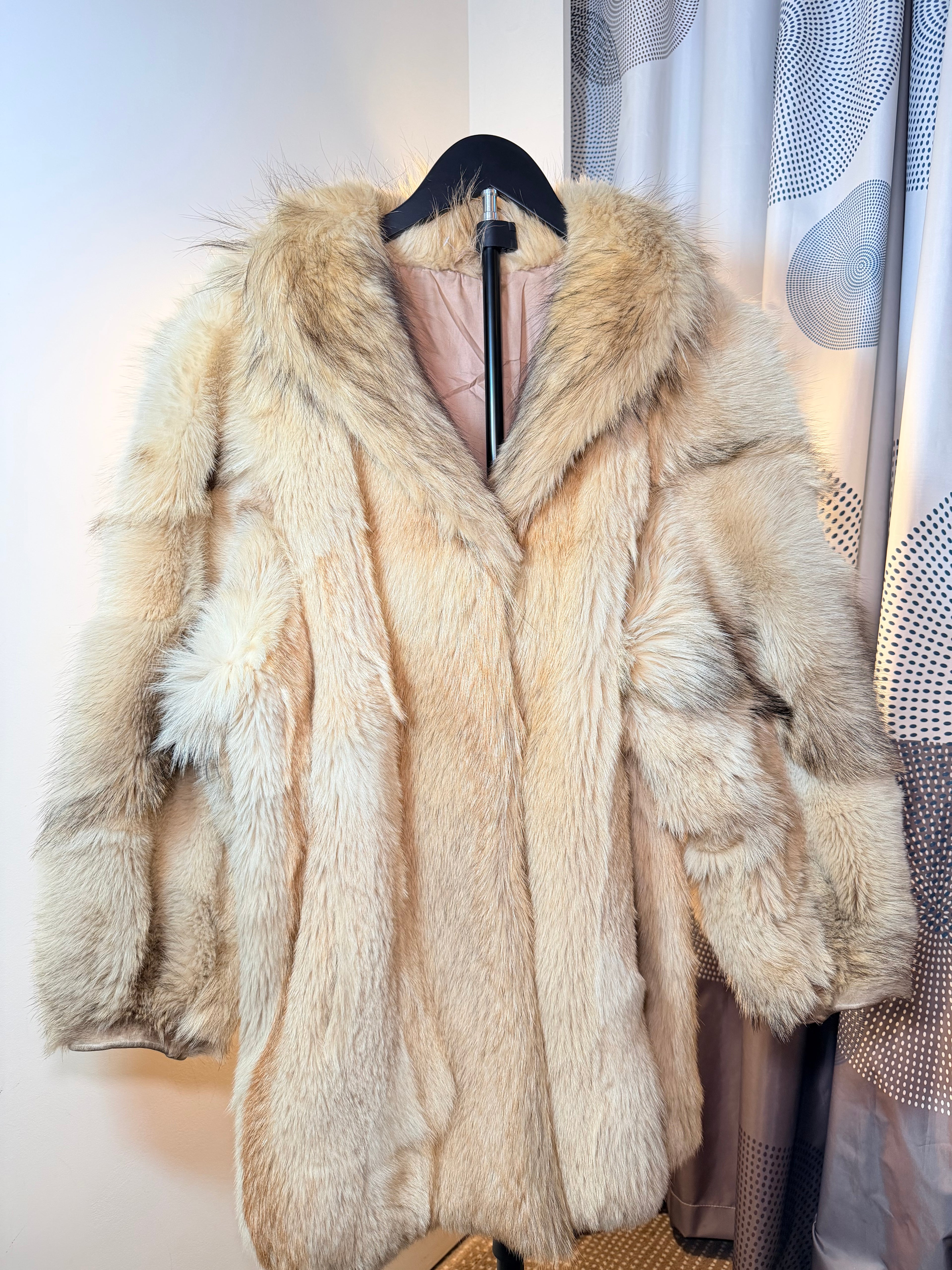 Vintage Red Fox Fur Coat – Natural Blonde (Medium)