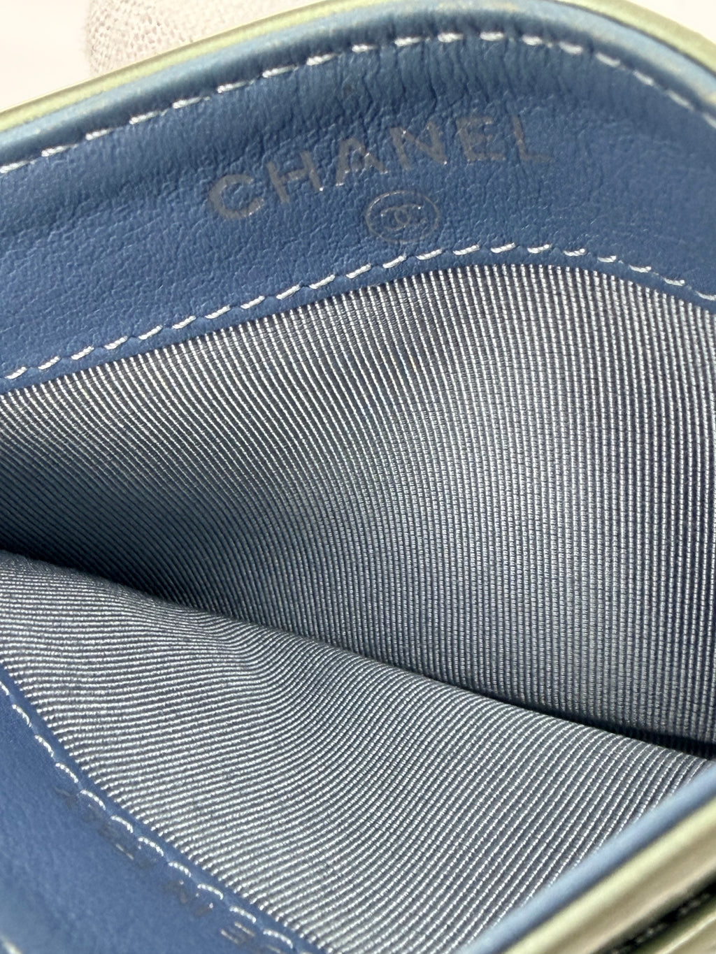 CHANEL Quilted Patent Leather Card Holder – Green