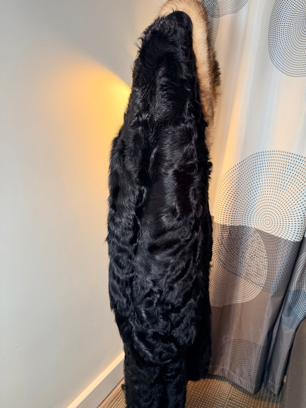 Vintage Persian Lamb (Astrakhan) Fur Coat with Fox Trim – Black (1X / 2X)