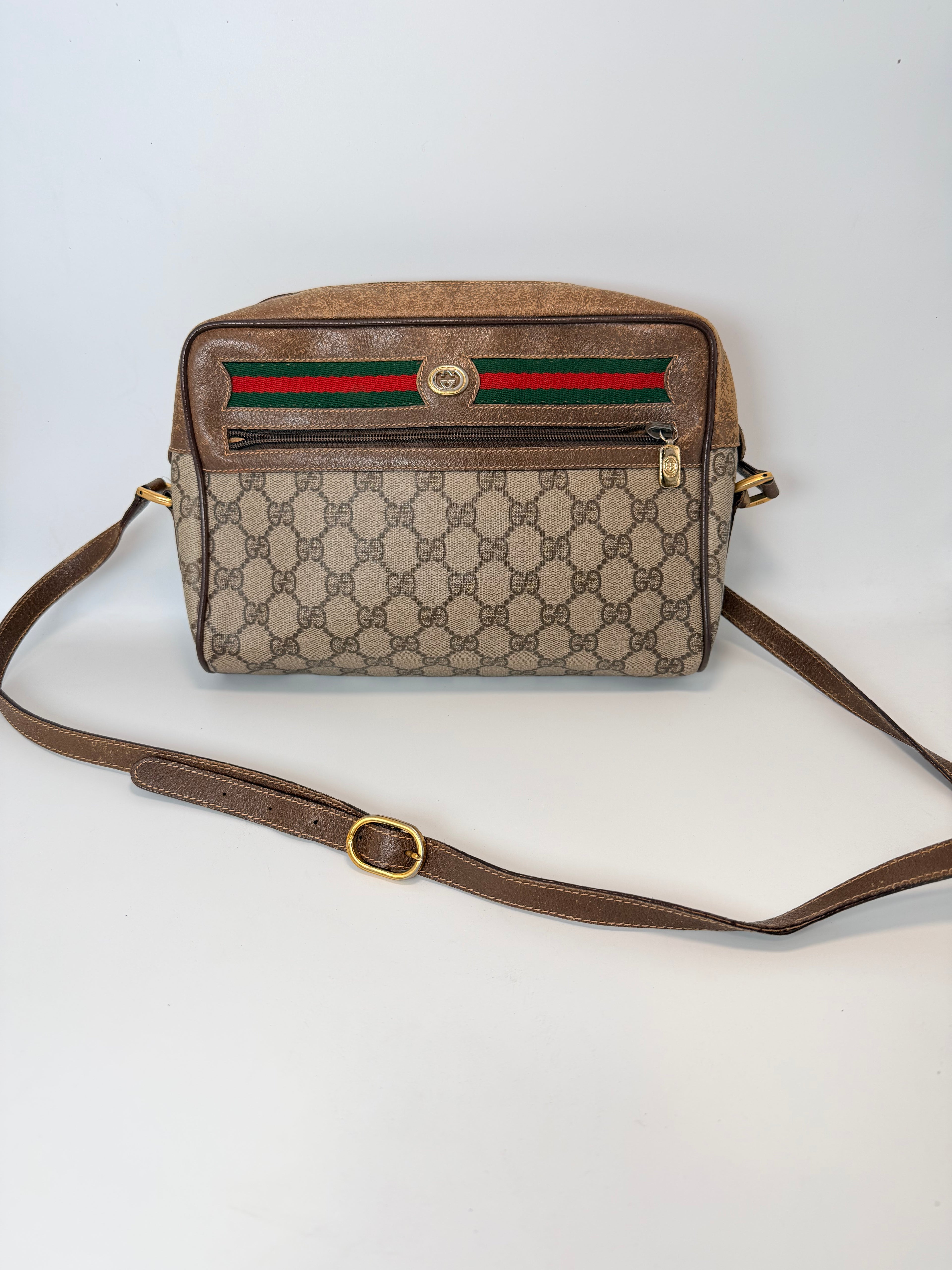 GUCCI Vintage GG Supreme Crossbody – Classic Web Stripe