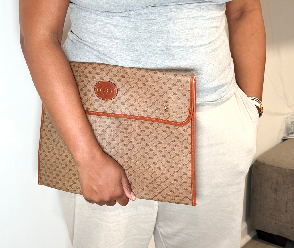 Gucci Document Case / Laptop Sleeve / Large Clutch – Vintage GG Canvas