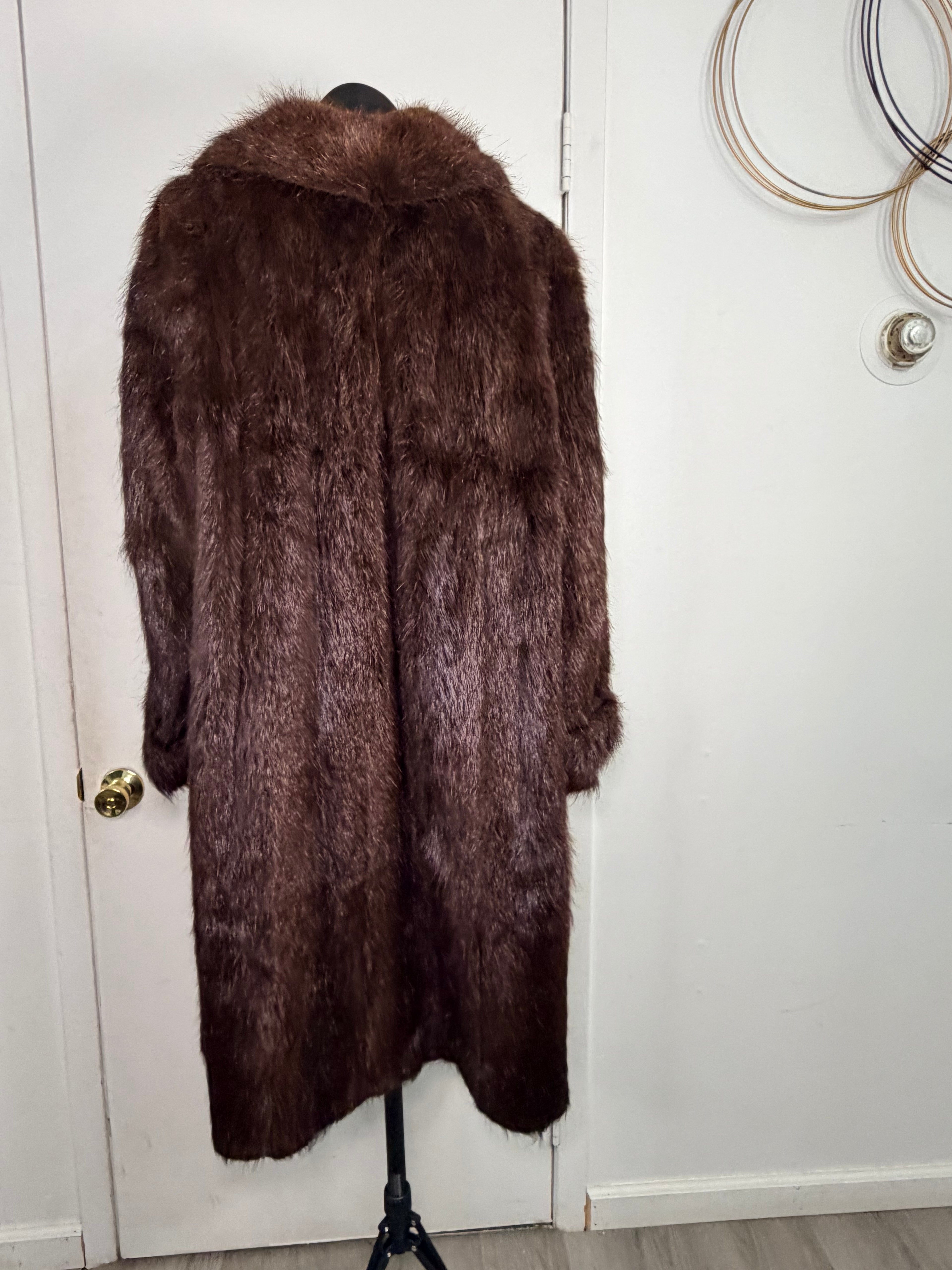 Vintage Mink Fur Coat – Chocolate Brown (Large)