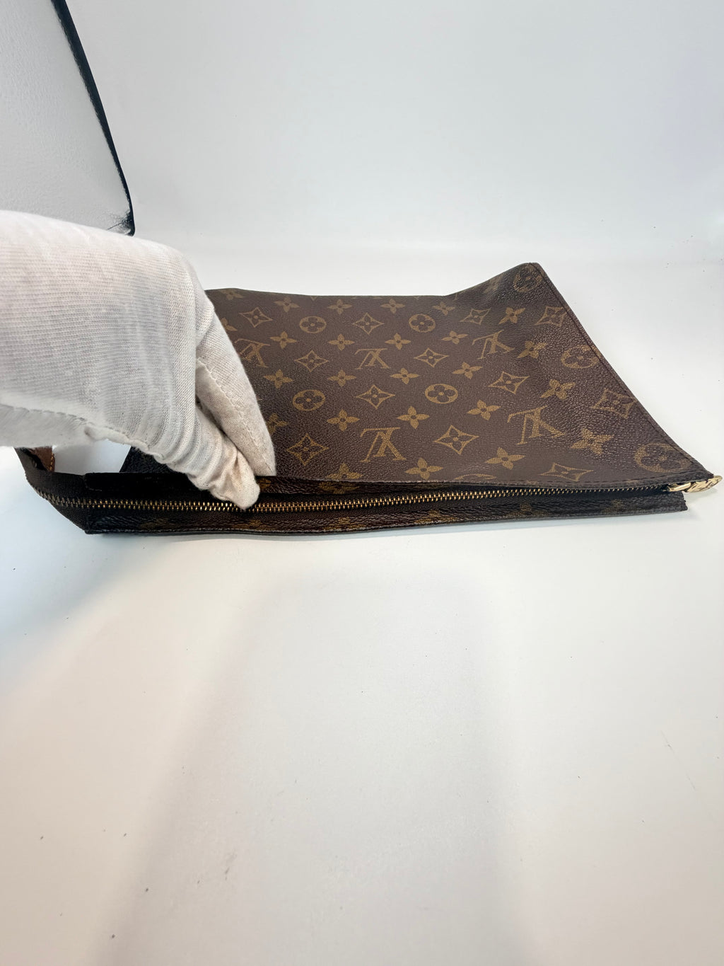 Louis Vuitton Toiletry Pouch 26 – Monogram Canvas