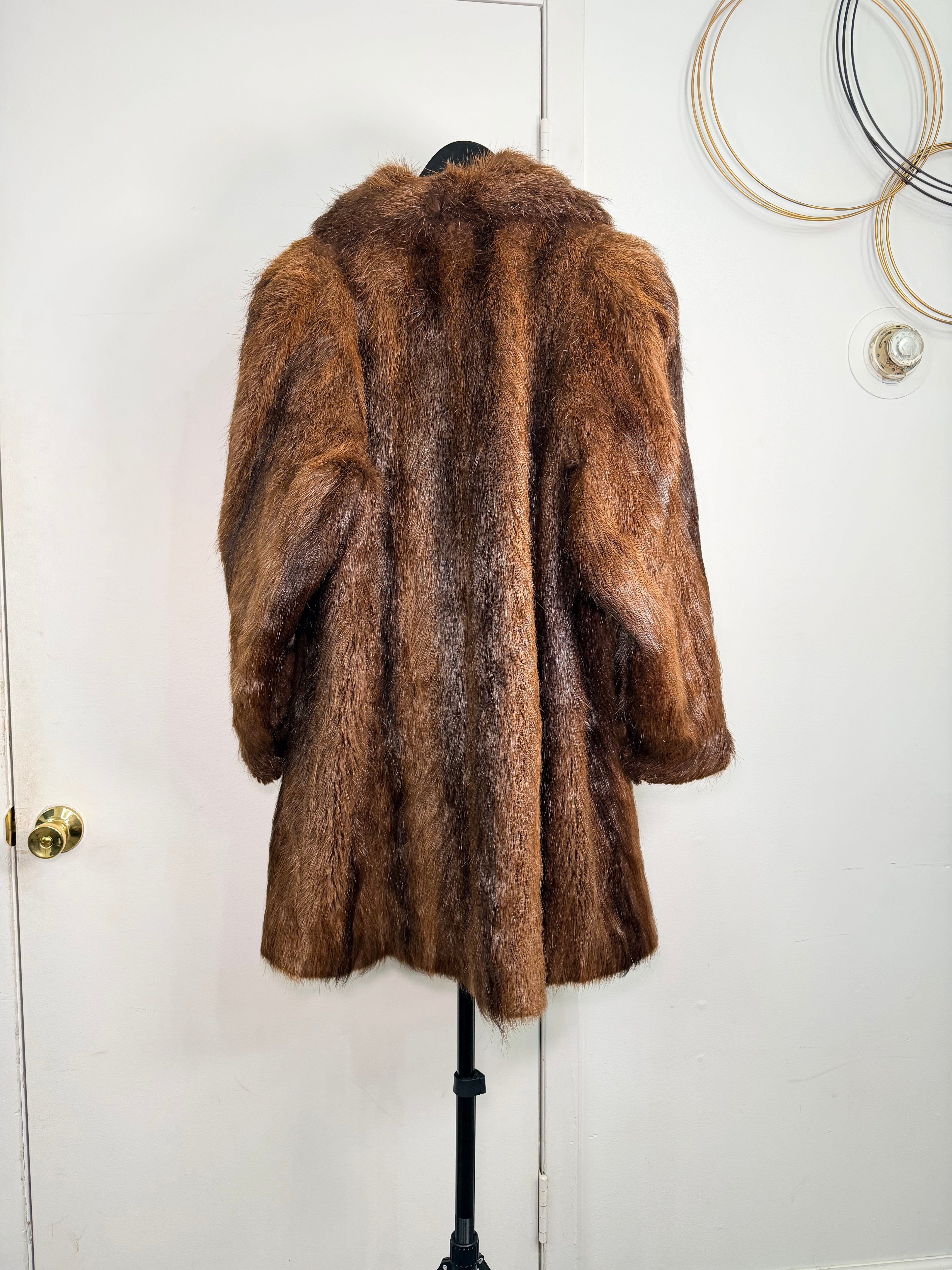 Vintage Beaver Fur Coat – Warm Chestnut Brown (Large)