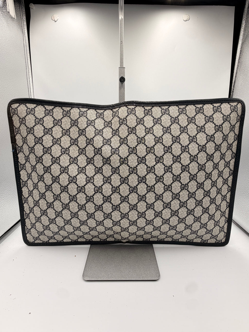 Gucci GG Supreme XL Clutch / Document Holder / Laptop Sleeve