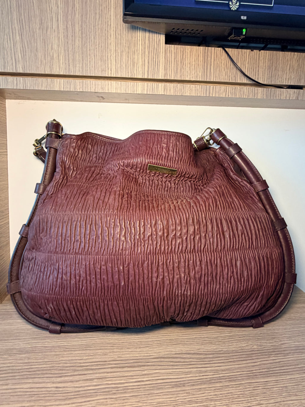 Burberry Prorsum Burgundy Ruched Leather Hobo Bag – Runway Era
