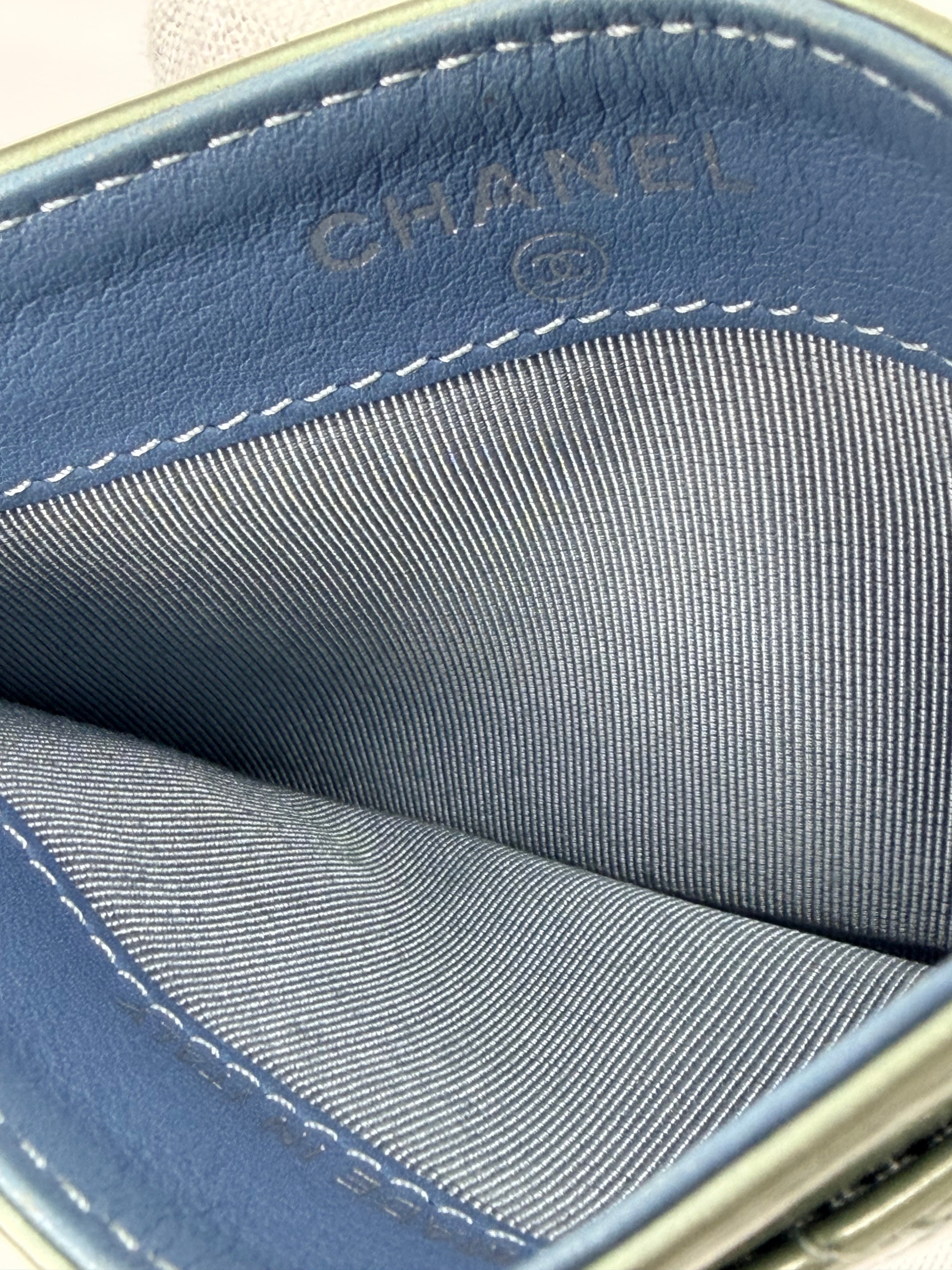 CHANEL Quilted Patent Leather Card Holder – Green