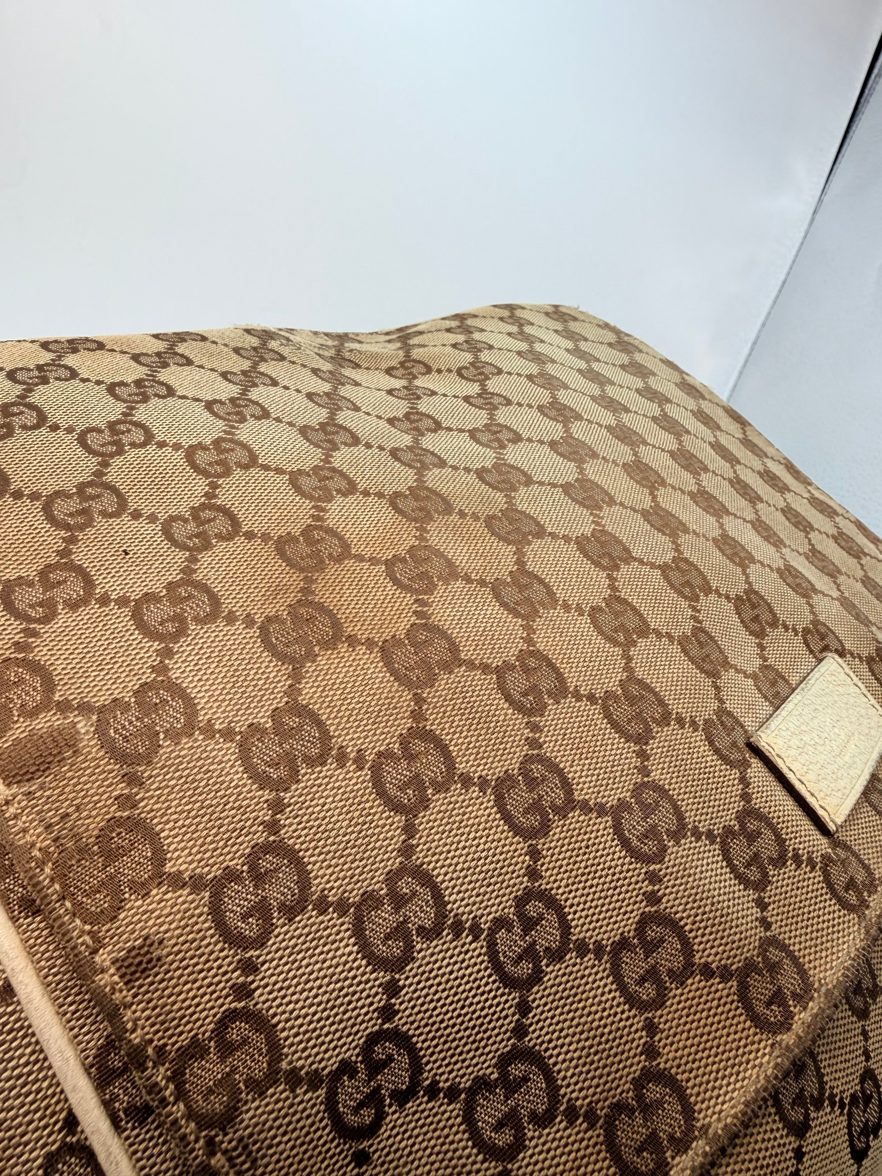 Gucci GG Canvas Messanger Bag