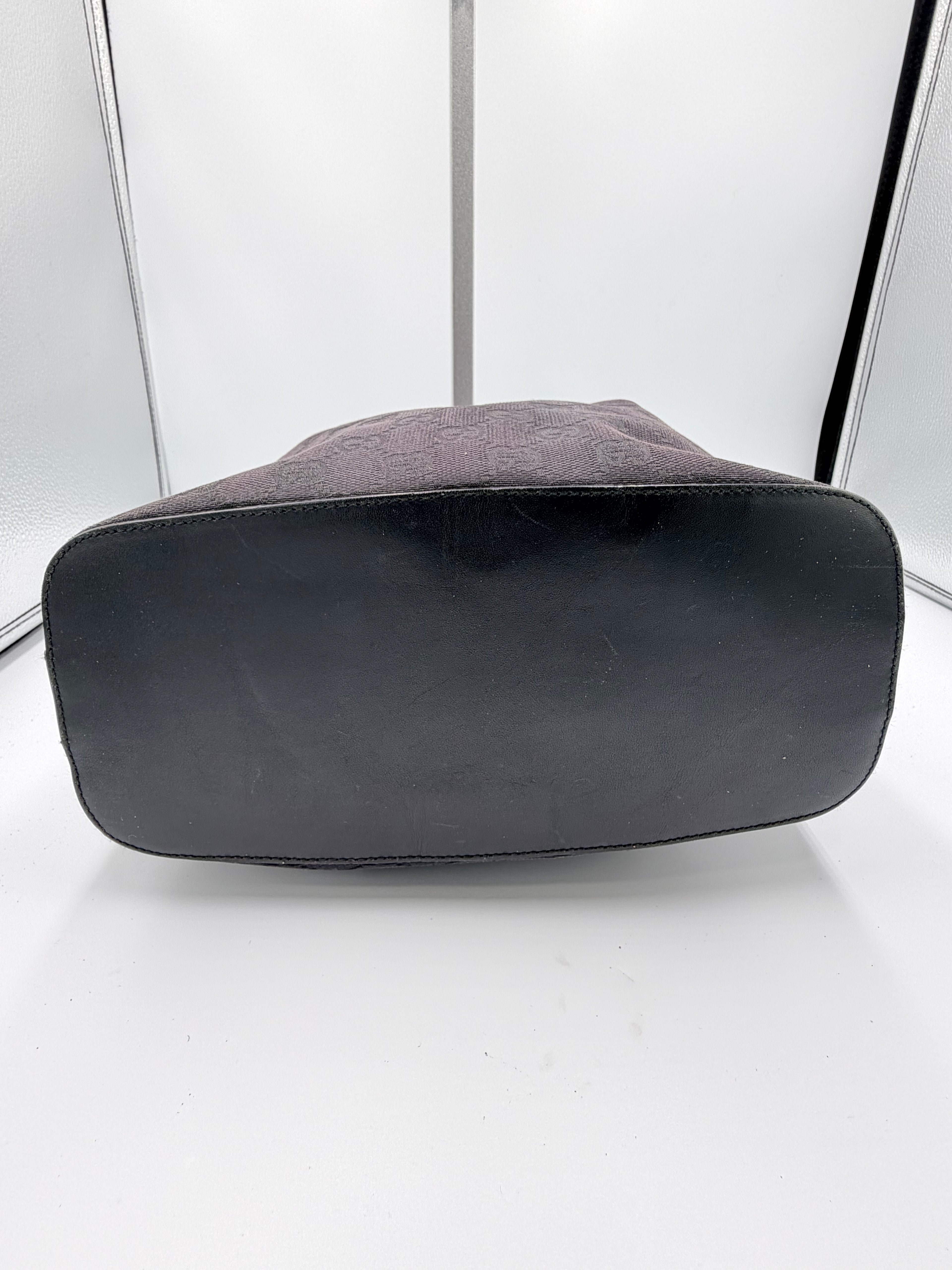 Gucci GG Canvas Shoulder Bag (Navy Blue)