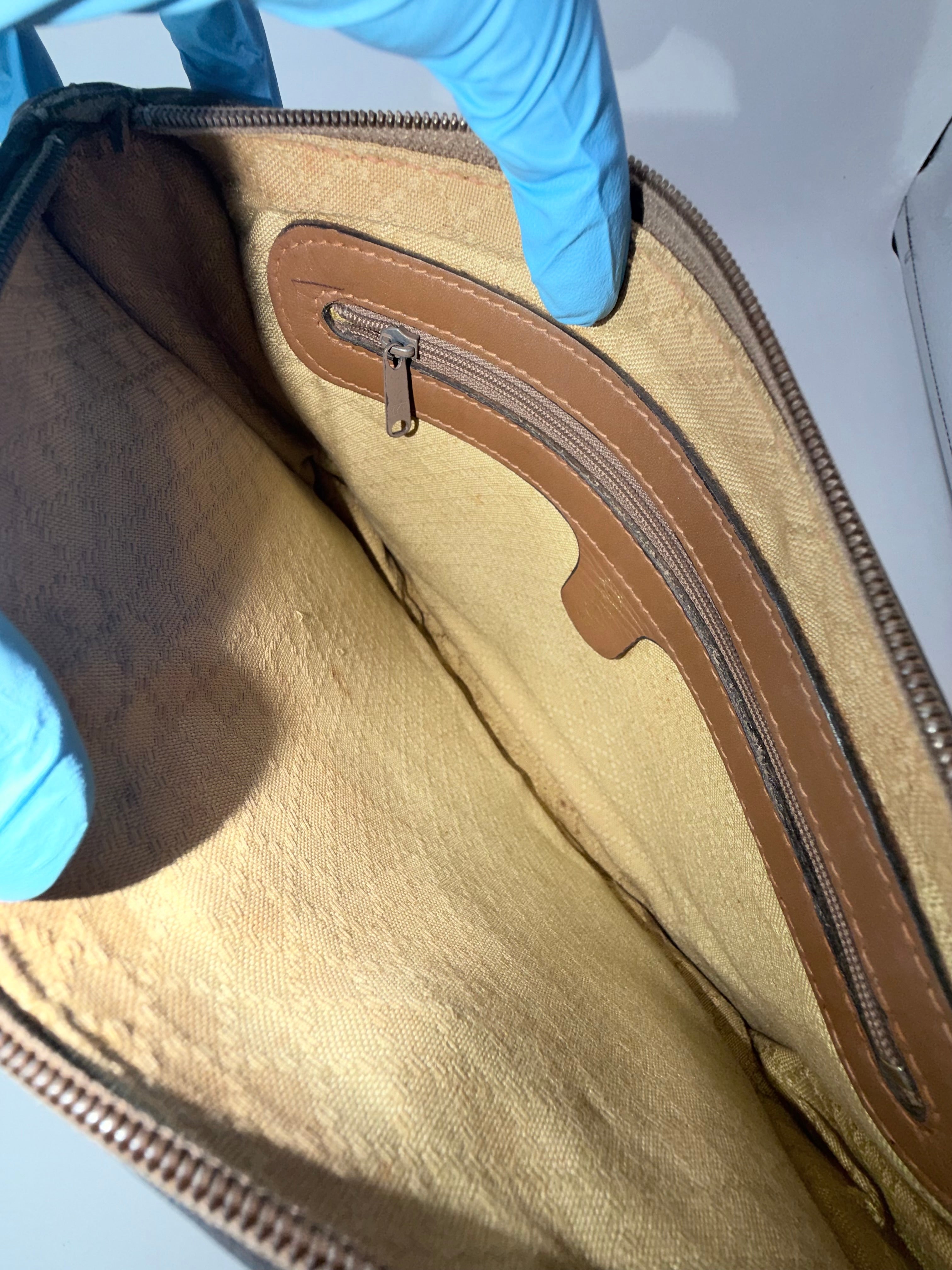 Vintage Gucci Shoulder Bag – GG Monogram Canvas & Leather Trim