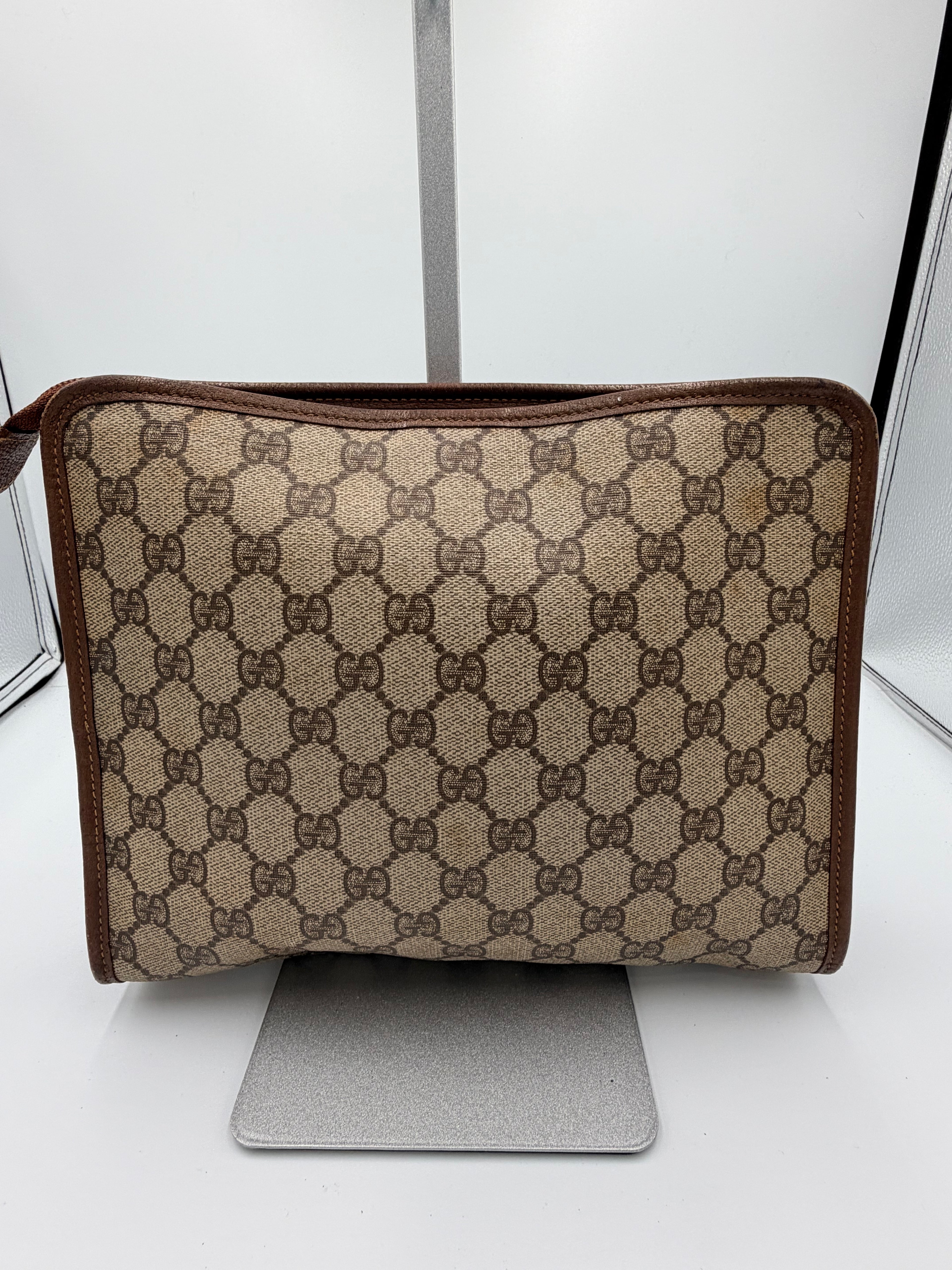Gucci GG Supreme Portfolio Clutch