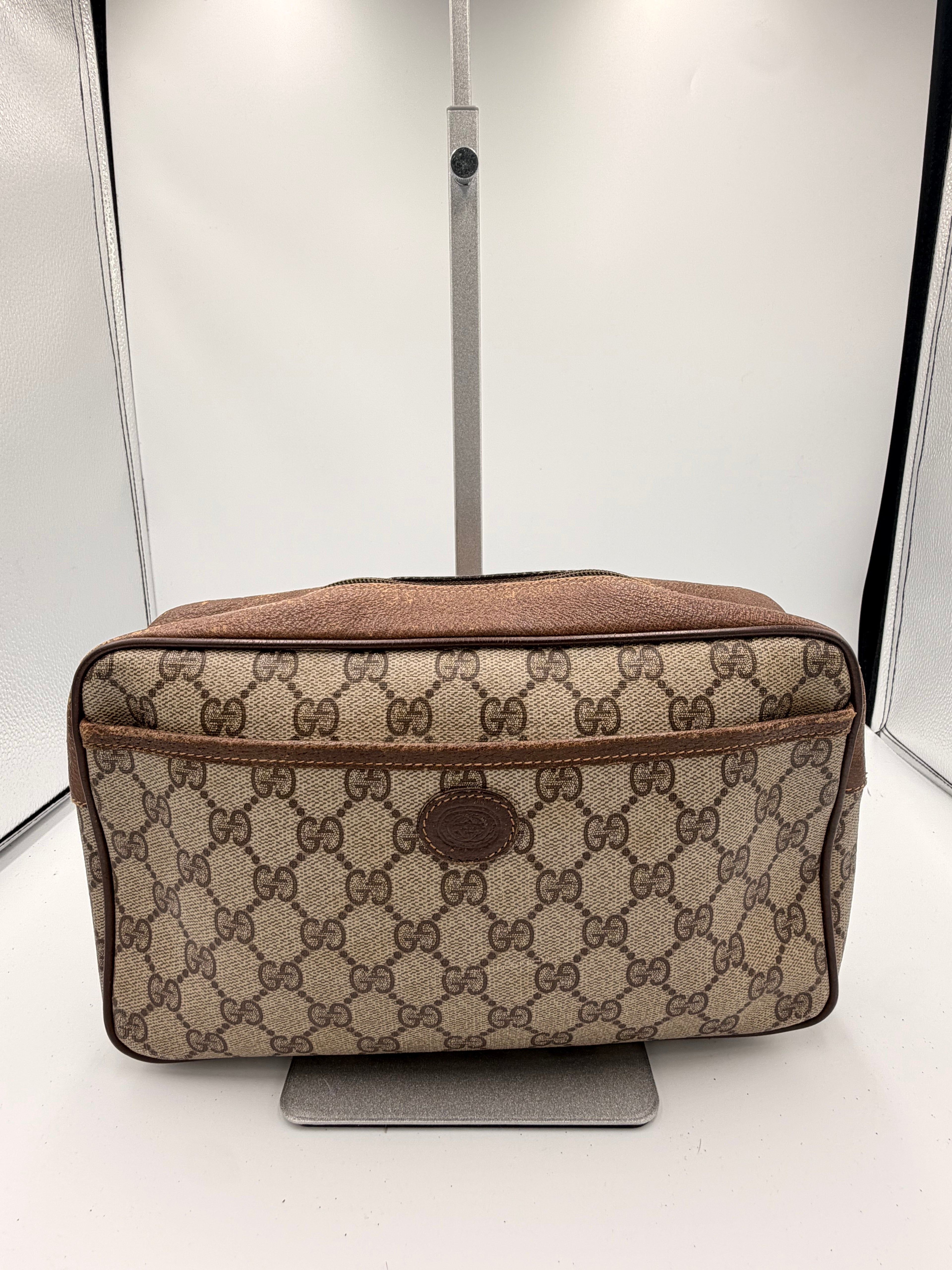 Gucci GG Supreme Clutch / Travel Case